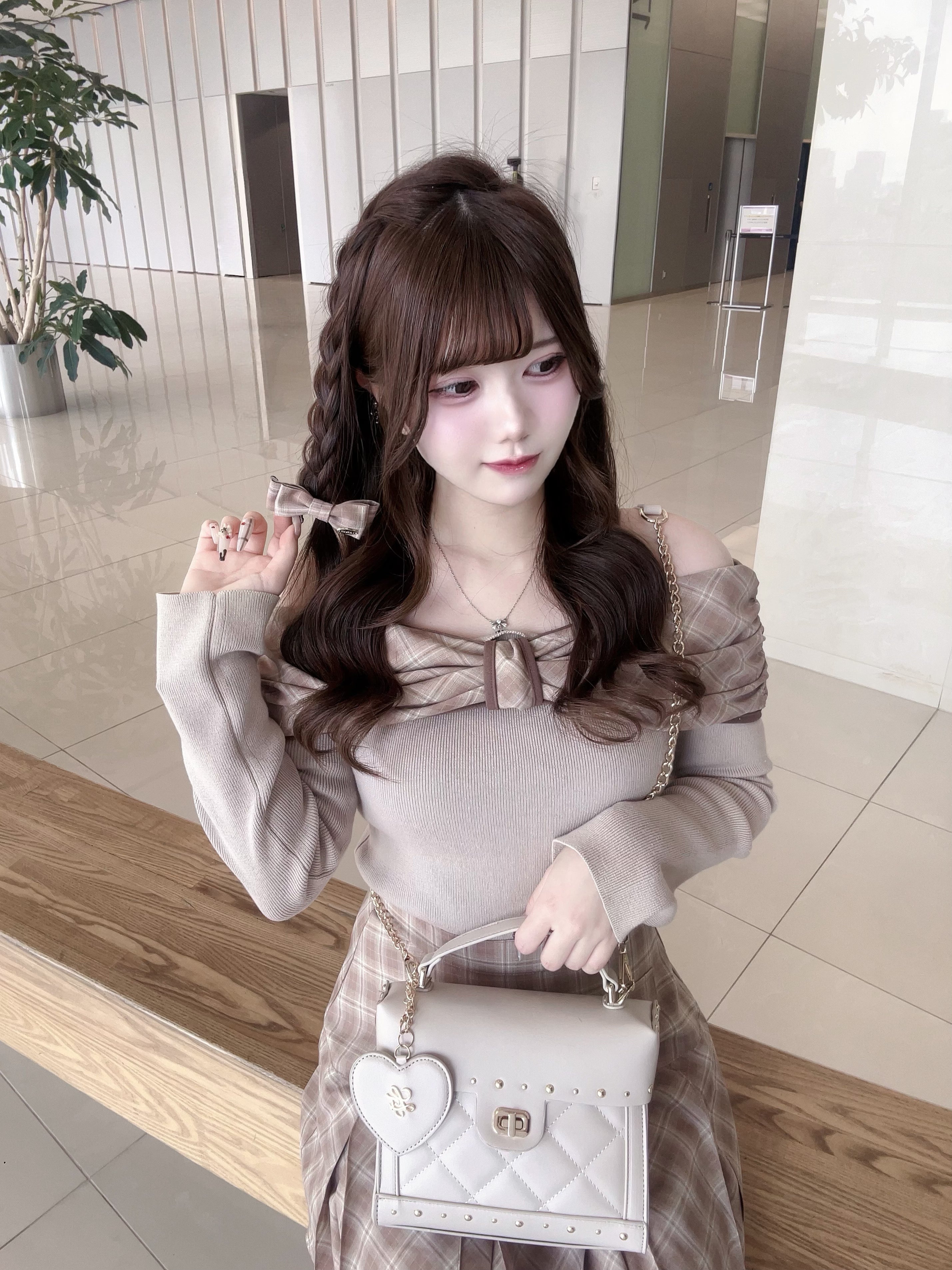 《LAFARY》オフショルチェックニットトップス