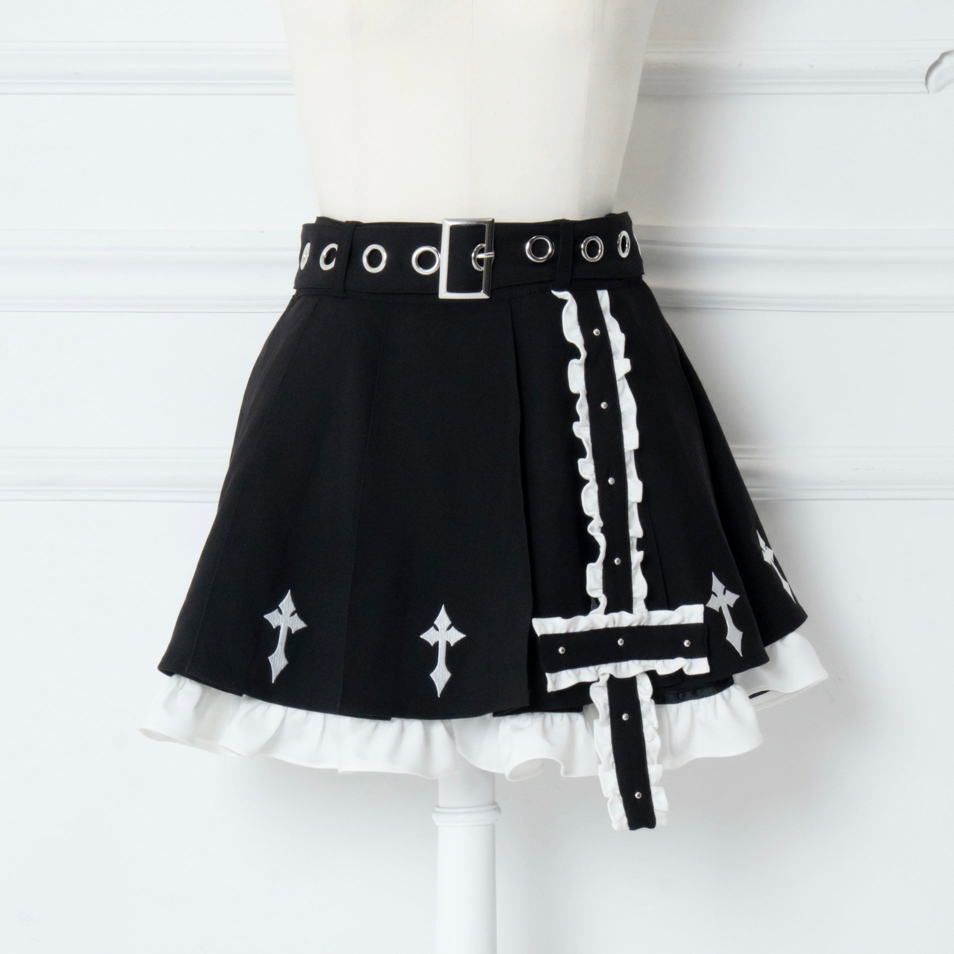 《mine》クロス刺繍ベルトプリーツスカート