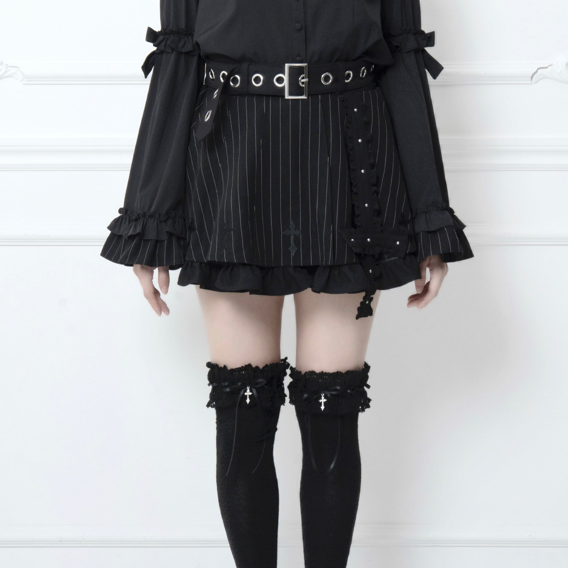 《mine》クロス刺繍ベルトプリーツスカート