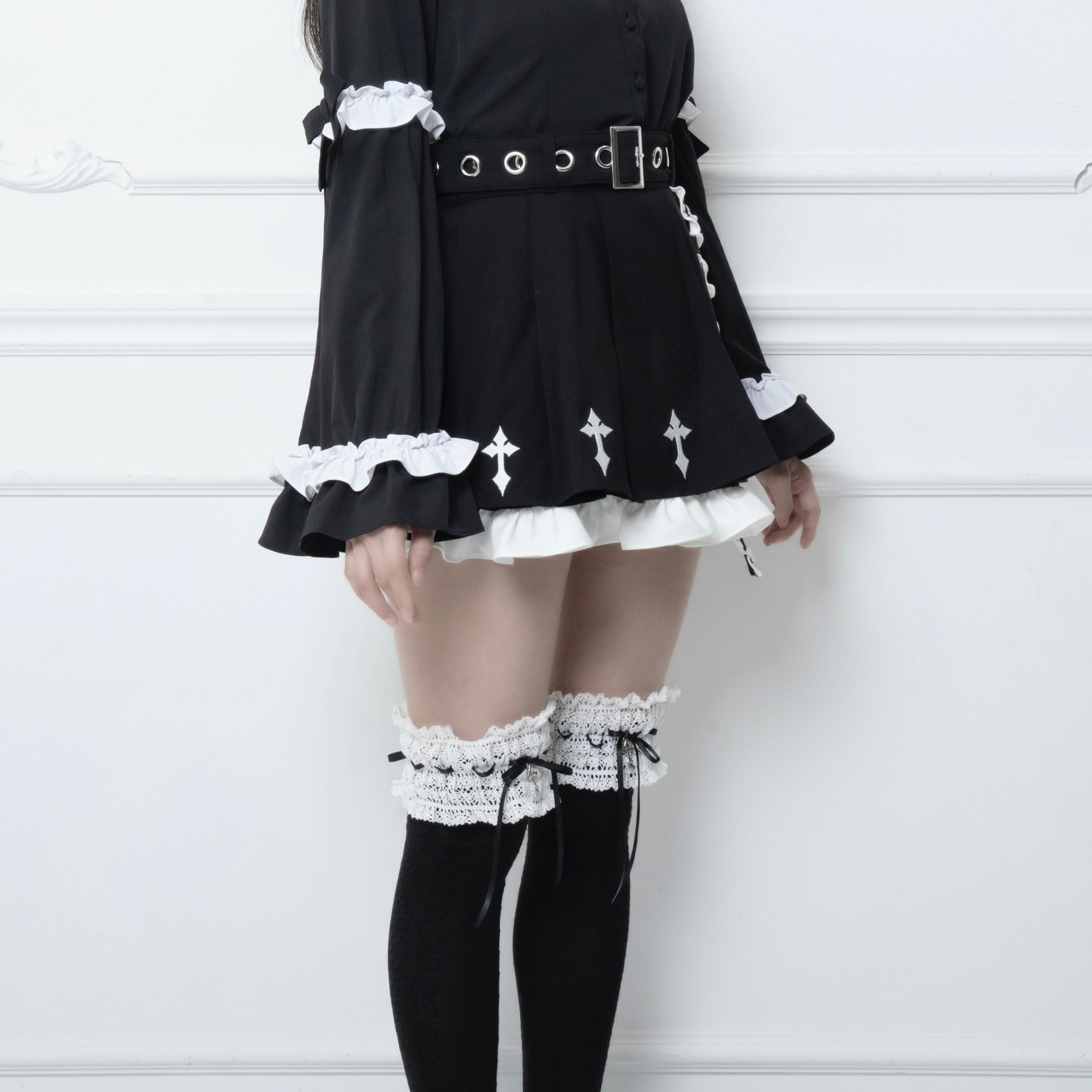 《mine》クロス刺繍ベルトプリーツスカート