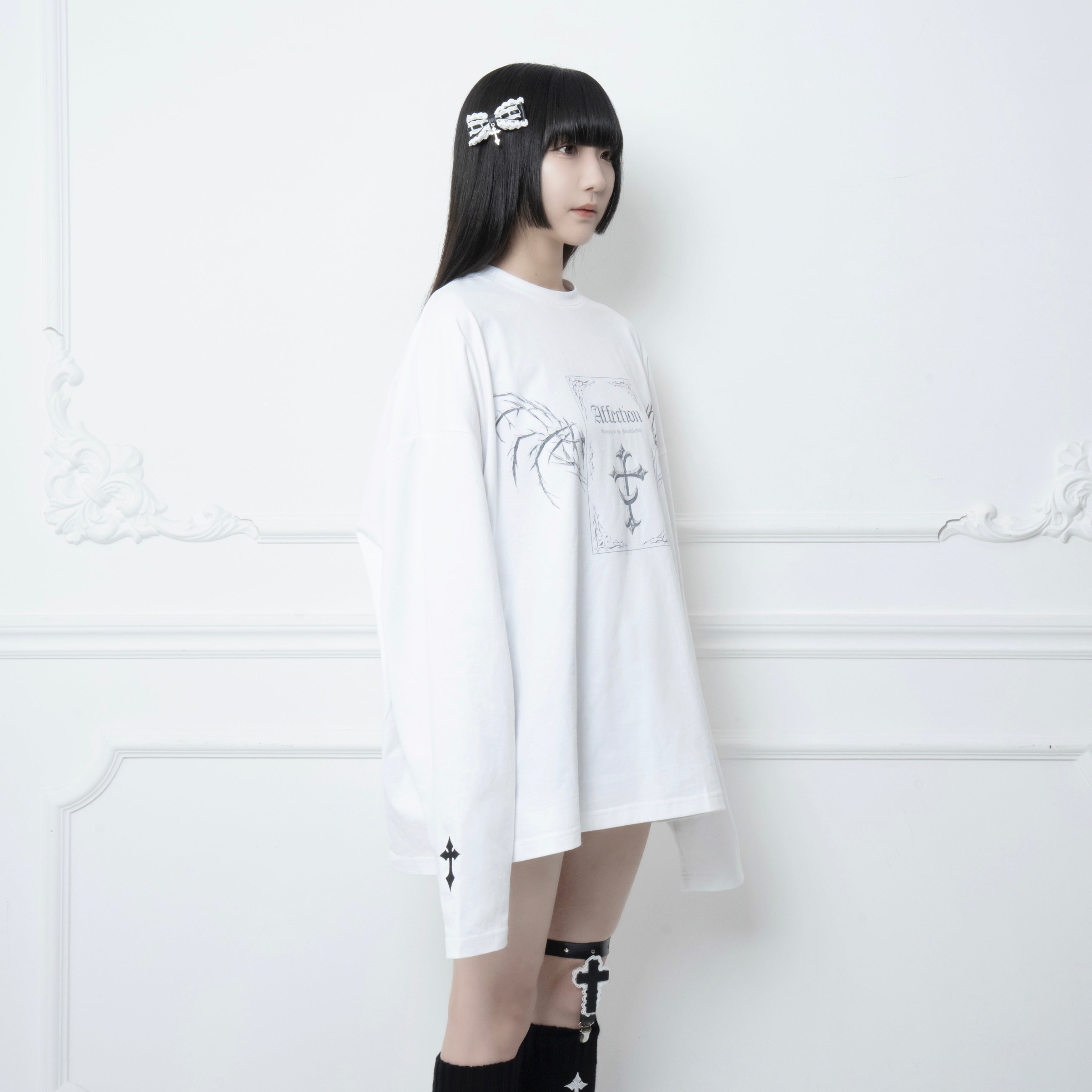 《mine》ムーンクロスTシャツ