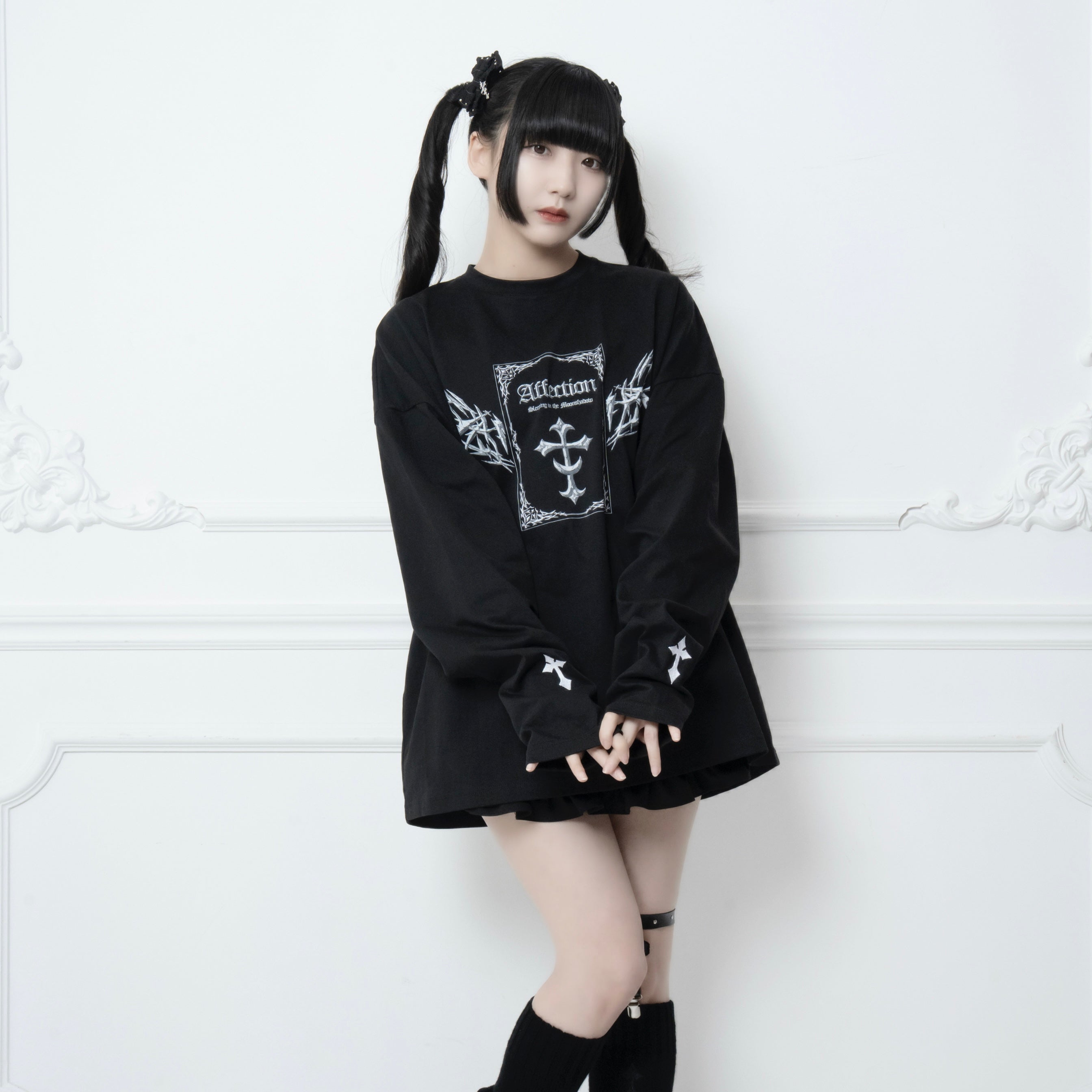 《mine》ムーンクロスTシャツ