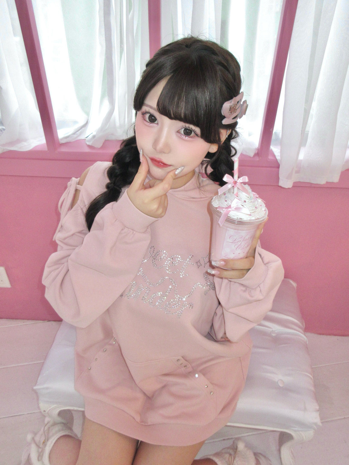 《LAFARY closet》ラインストーンロゴパーカー