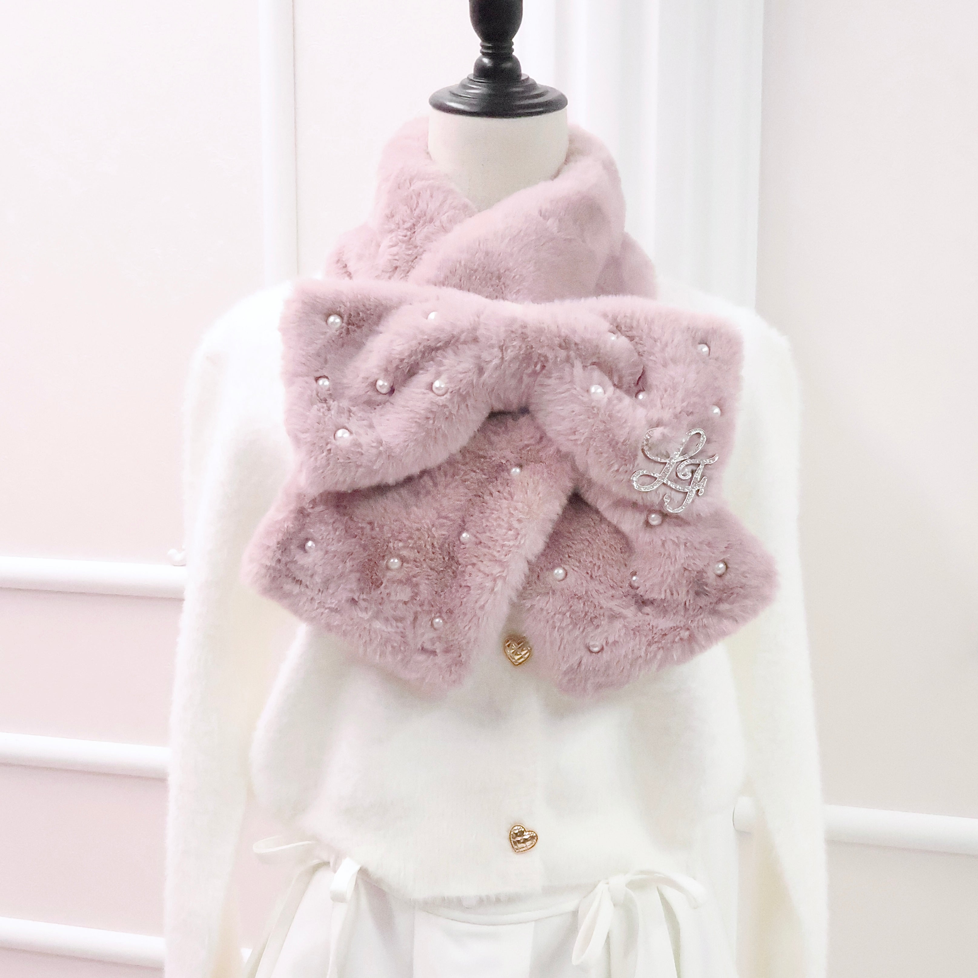 《LAFARY》ブローチ付きファーマフラー