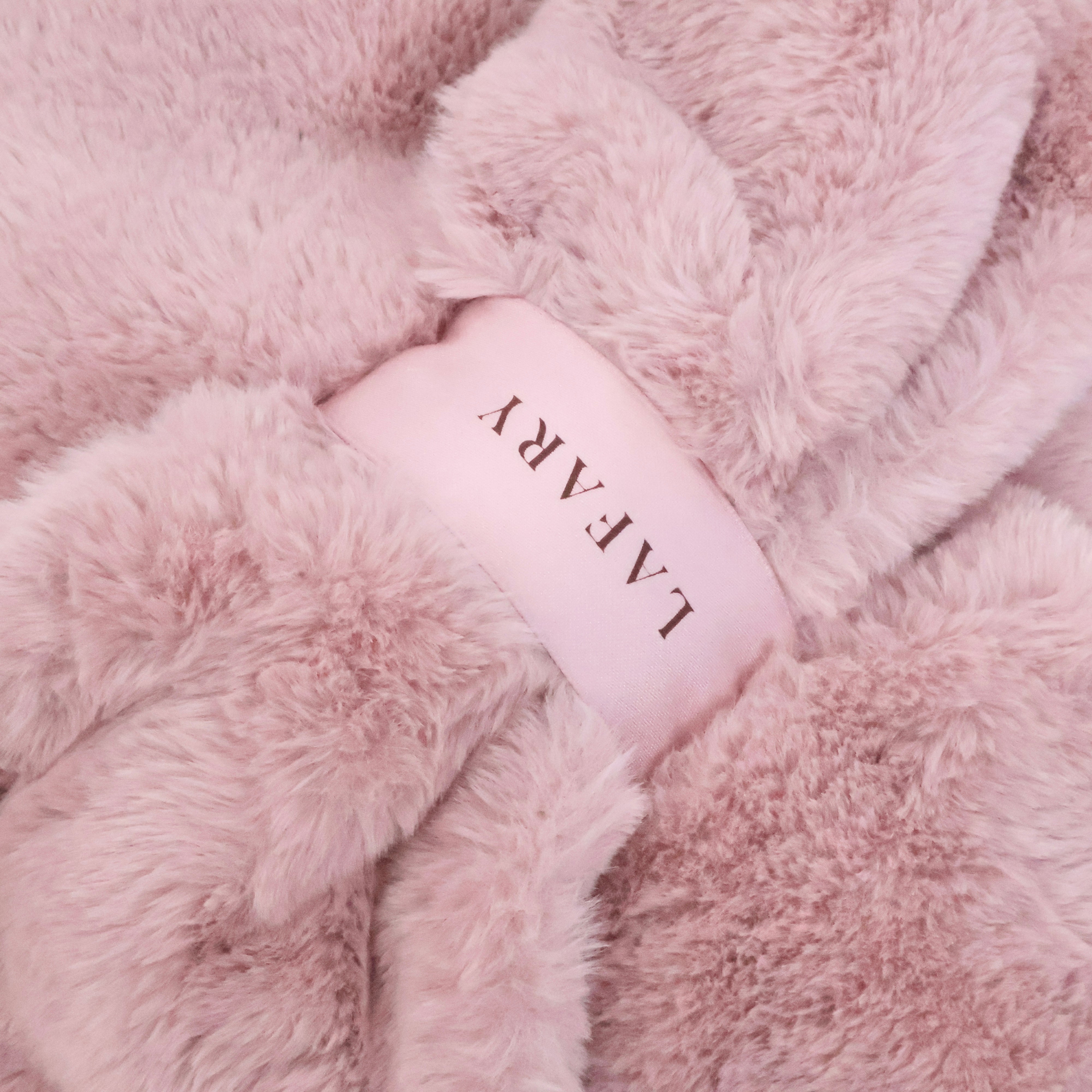 《LAFARY》ブローチ付きファーマフラー