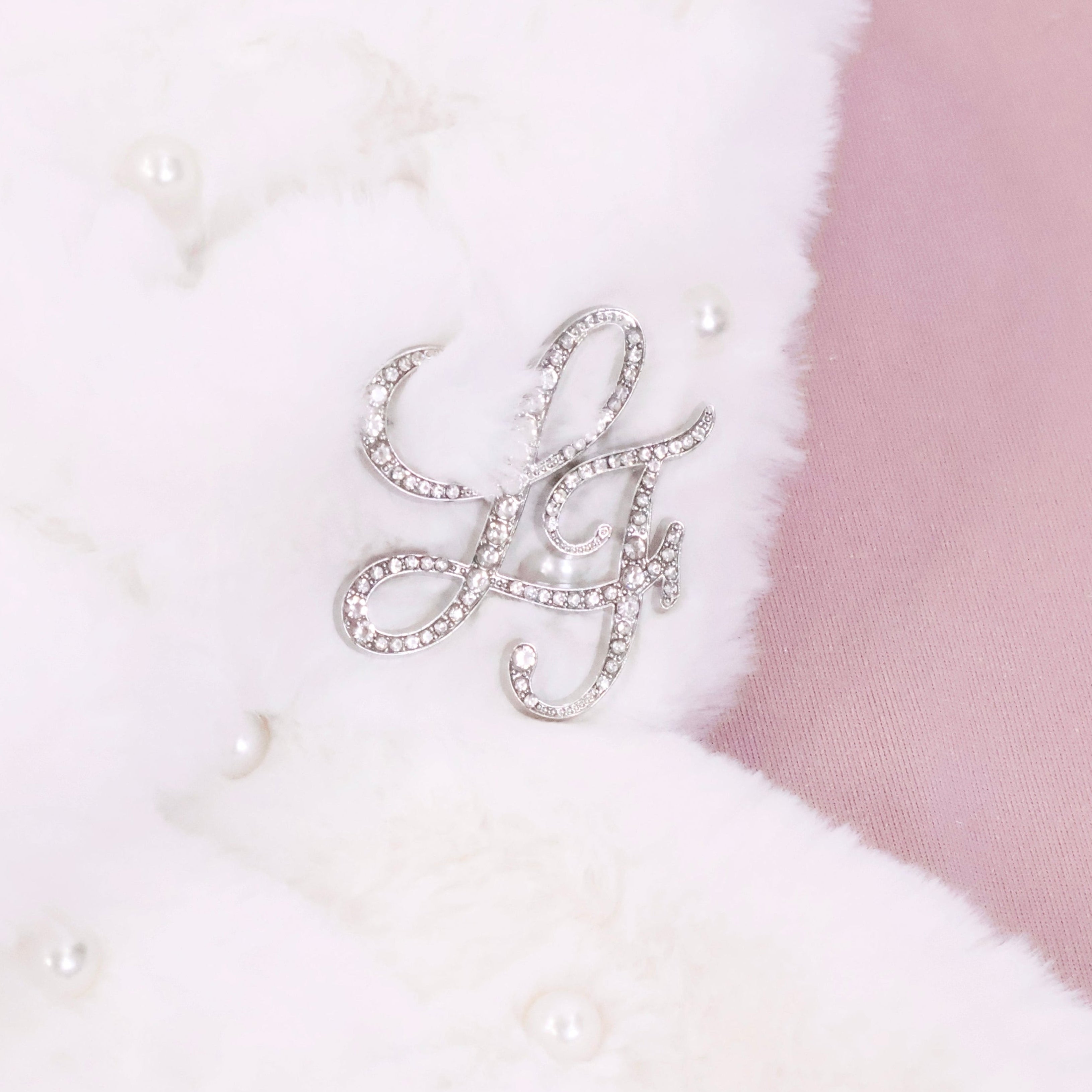 《LAFARY》ブローチ付きファーマフラー