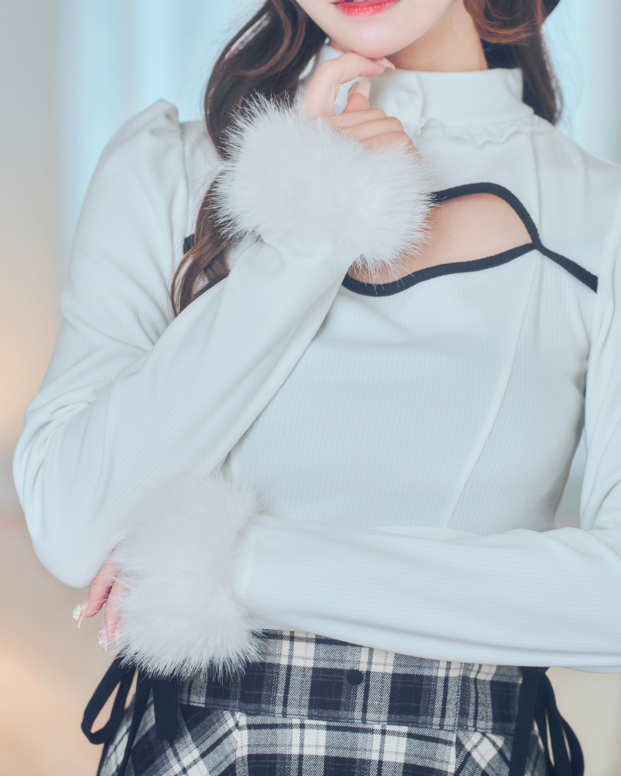 《LAFARY》デコルテ開きハイネックトップス