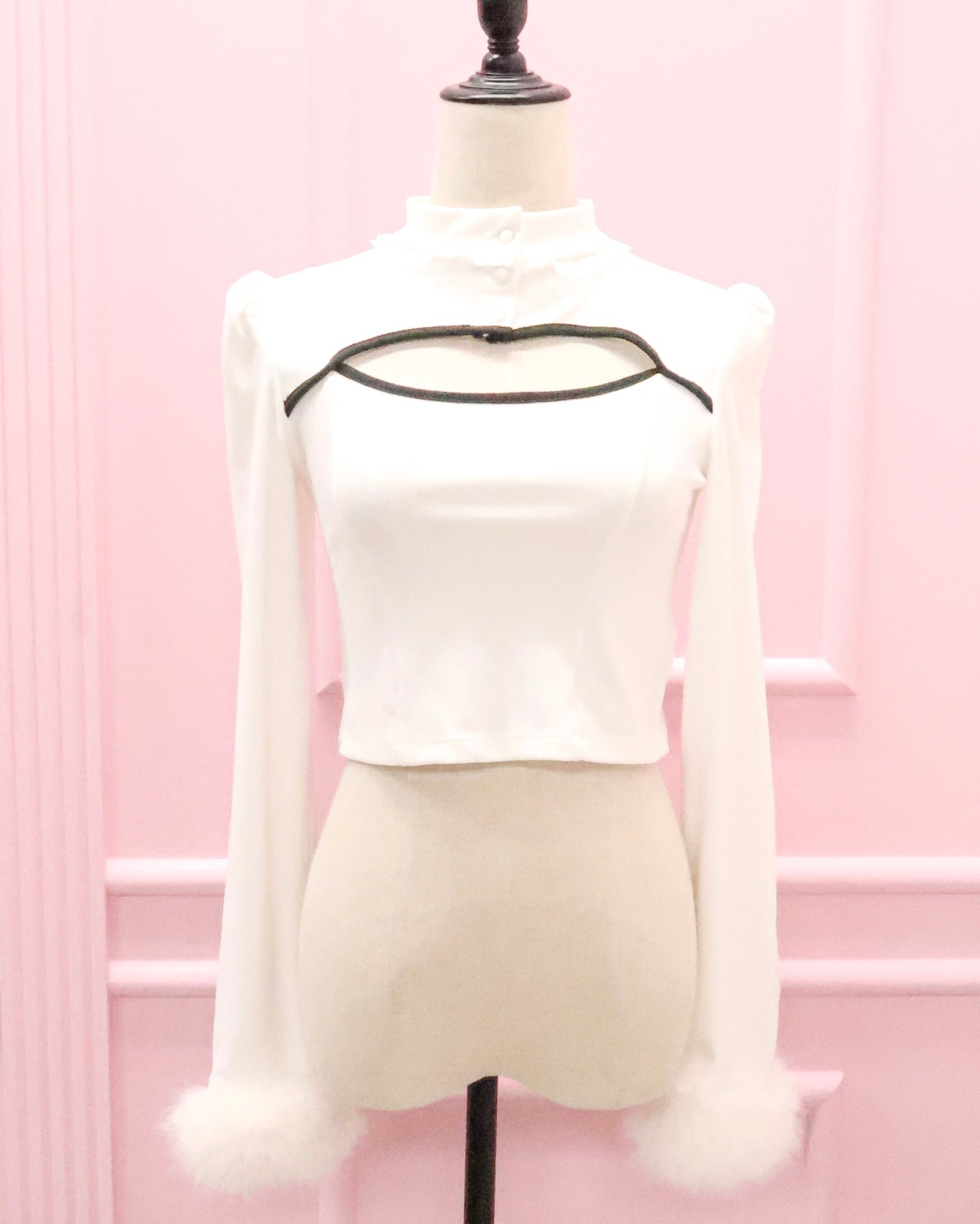 《LAFARY》デコルテ開きハイネックトップス