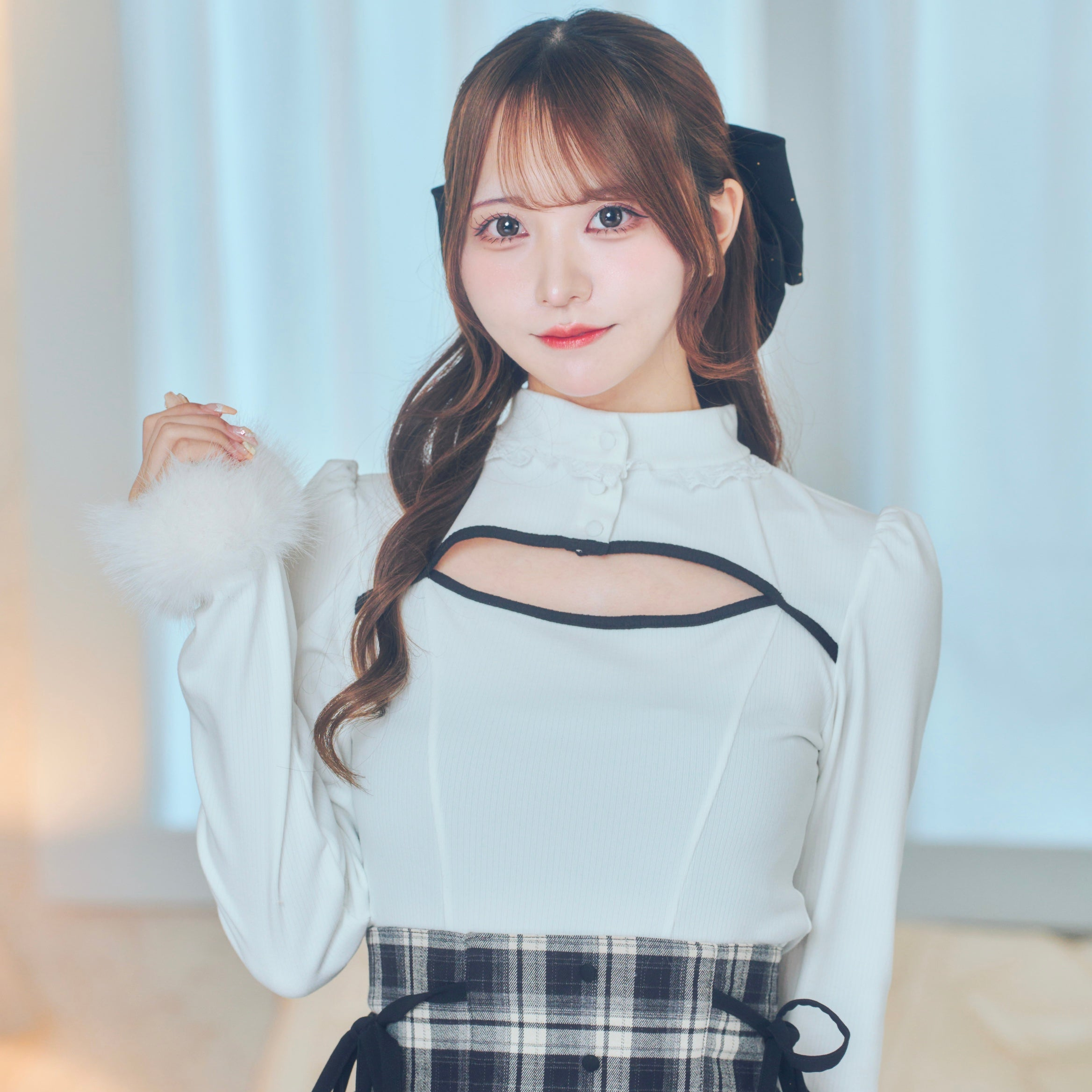 《LAFARY》デコルテ開きハイネックトップス