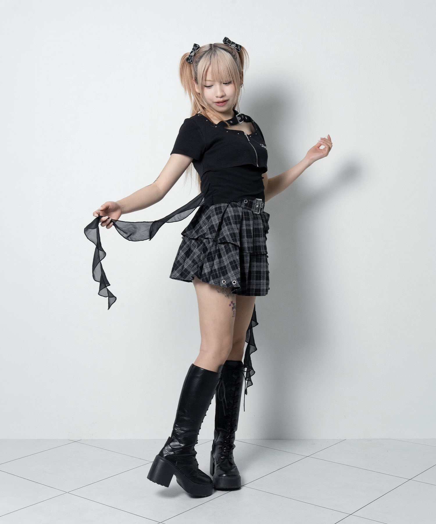 【LAZY SLAY】ベルトストラップジップトップス