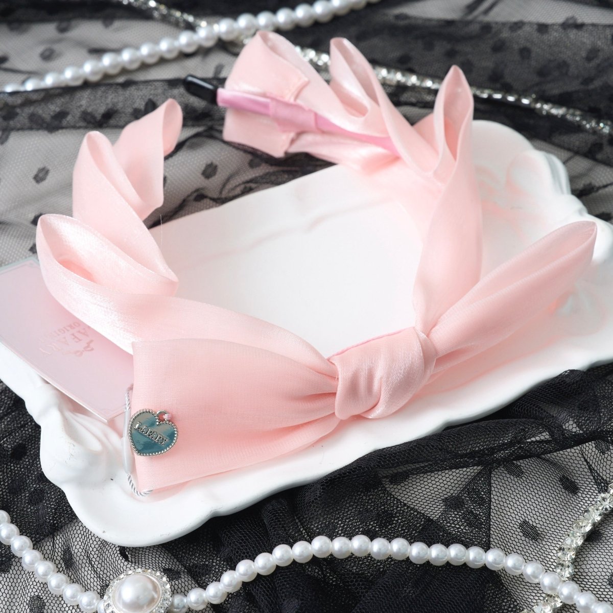 《LAFARYオリジナル》サテンオーガンジーリボンカチューシャ - LAFARY ONLINE