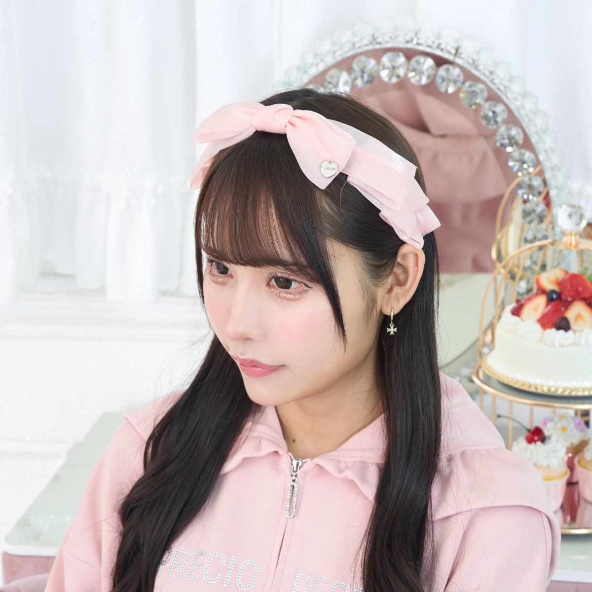 《LAFARYオリジナル》サテンオーガンジーリボンカチューシャ - LAFARY ONLINE