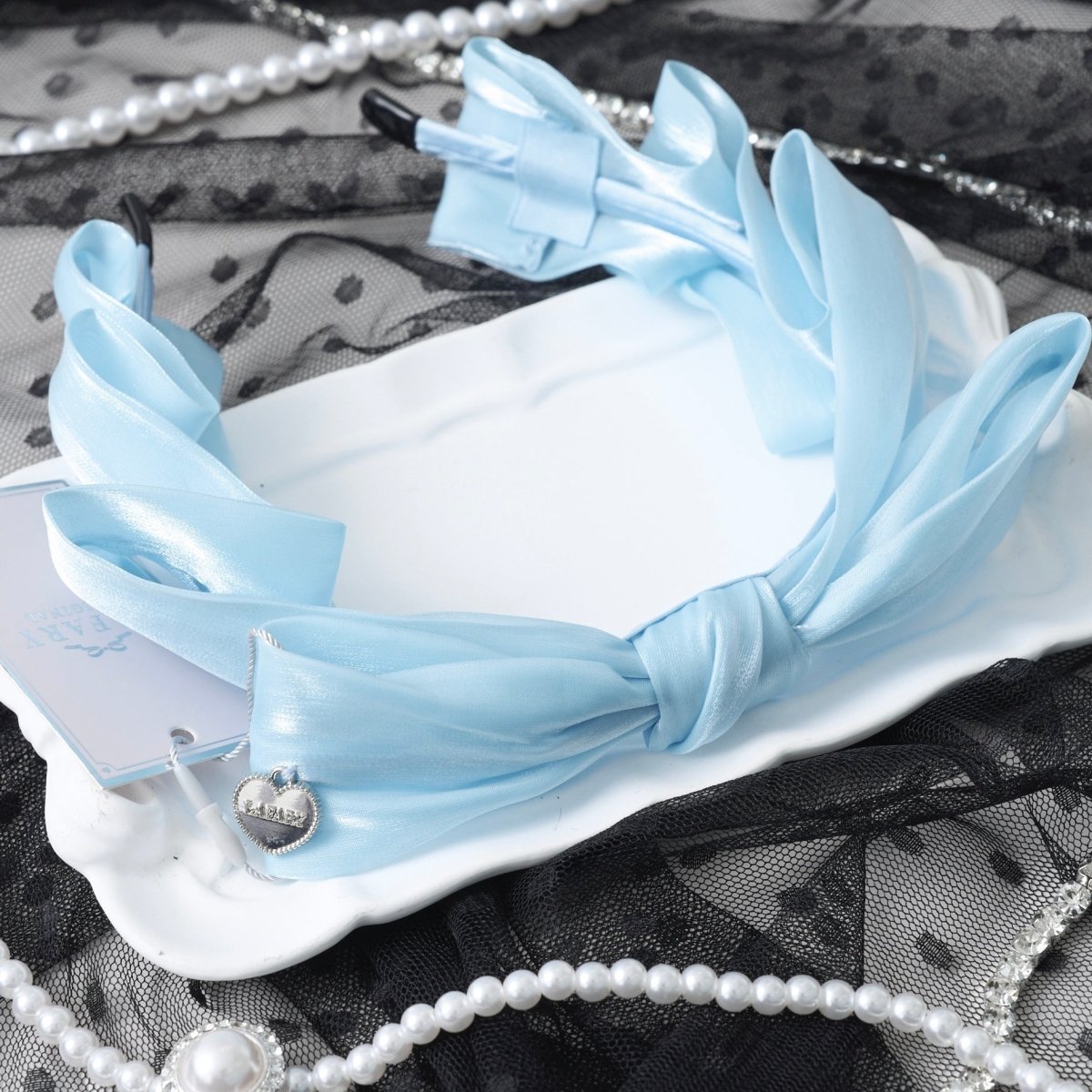 《LAFARYオリジナル》サテンオーガンジーリボンカチューシャ - LAFARY ONLINE