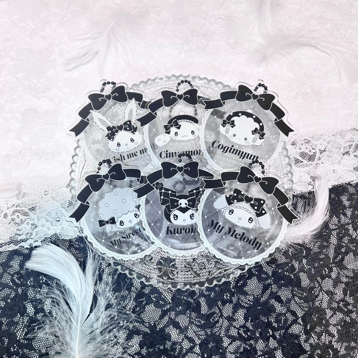 《LAFARYオリジナル》SWEET♡MONOCHROMEシリーズ3 アクリルキーホルダー シナモロール - LAFARY ONLINE