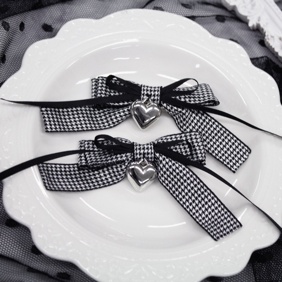 【Melsick】千鳥柄ハートチャームリボン - LAFARY ONLINE