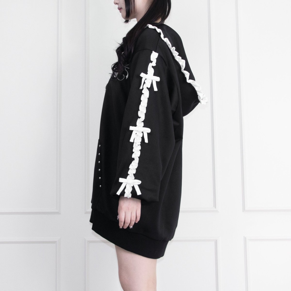 【Melsick】フリルラインリボンパーカー - Black - LAFARY ONLINE