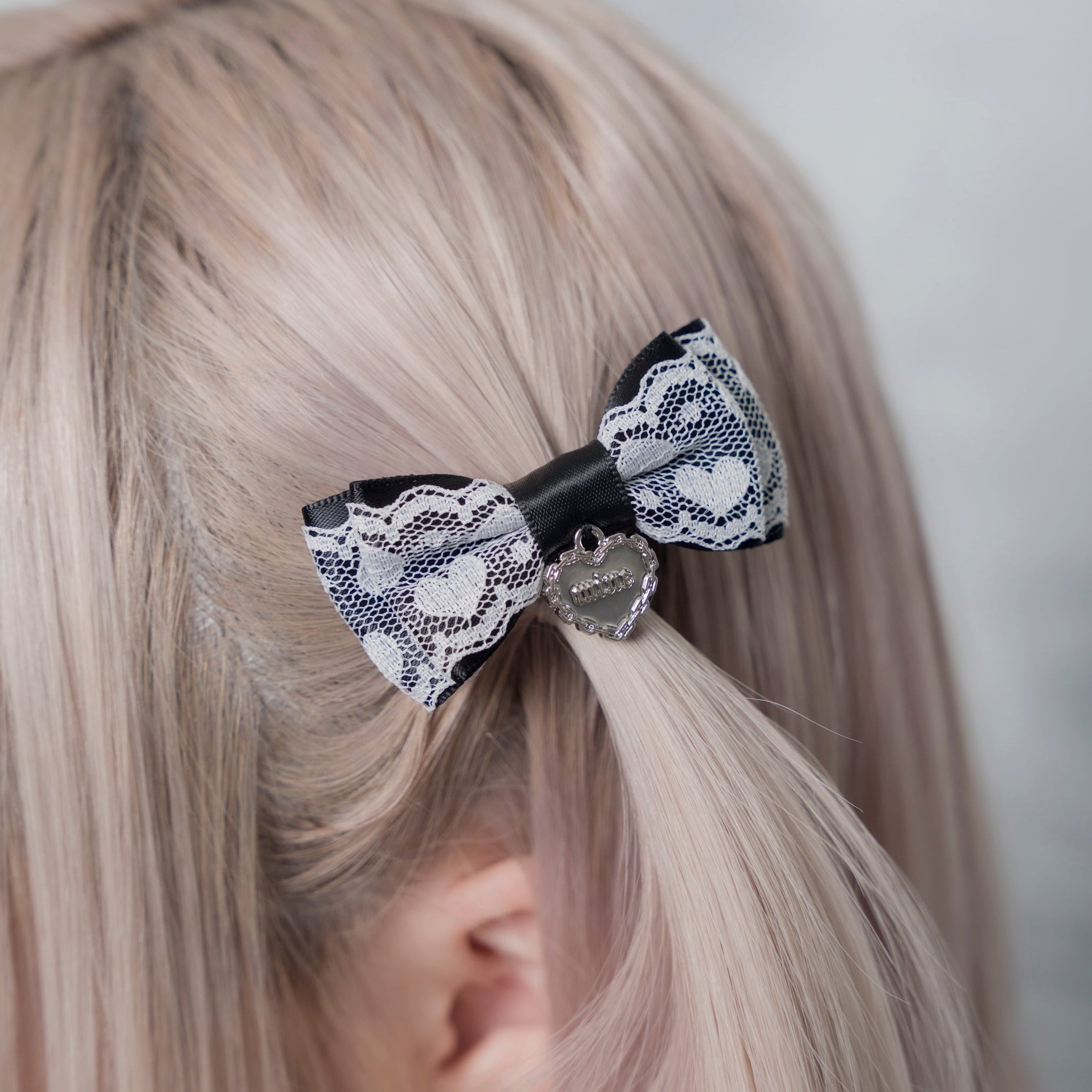 《mine》ハートレースリボン