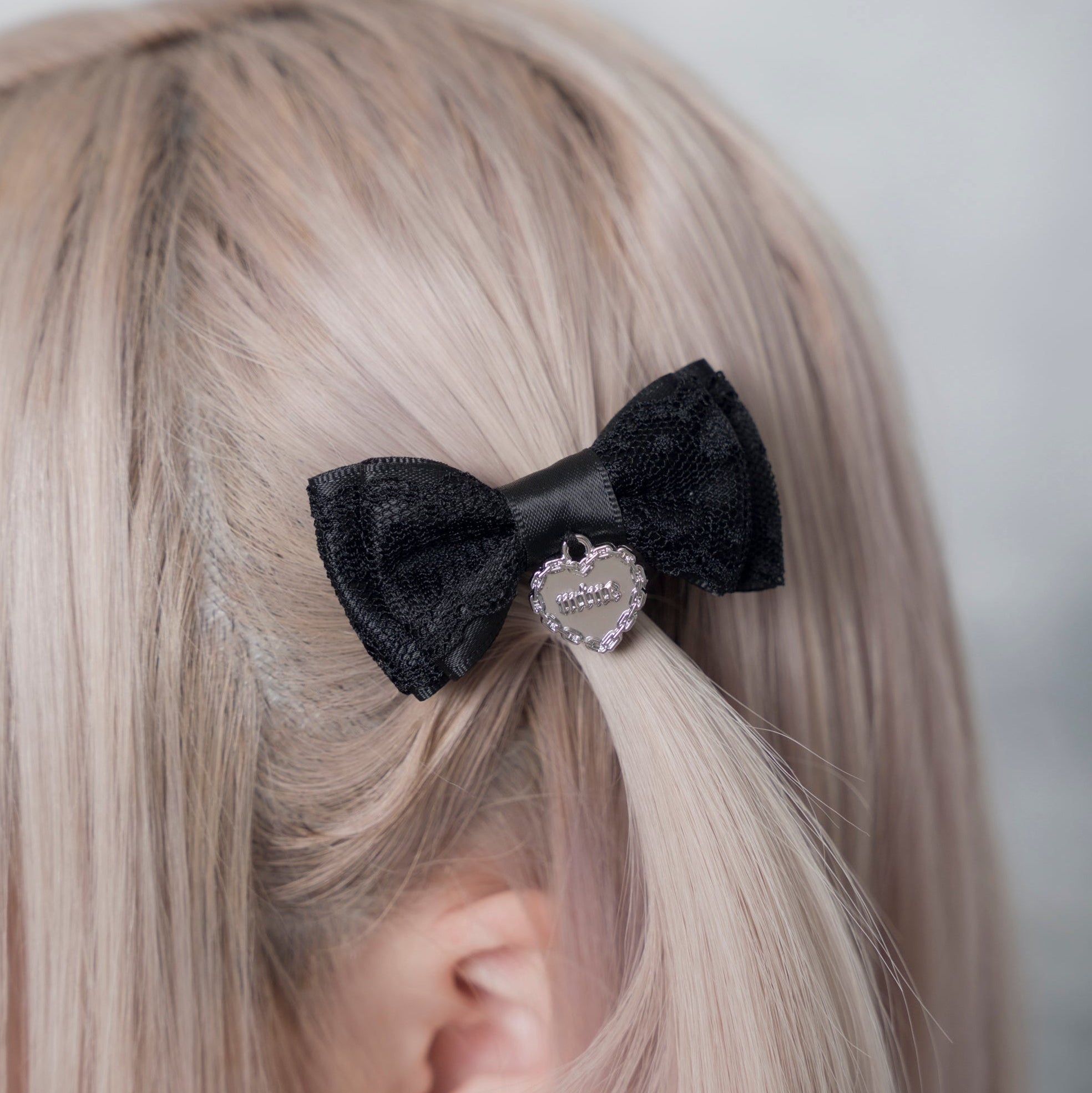 《mine》ハートレースリボン