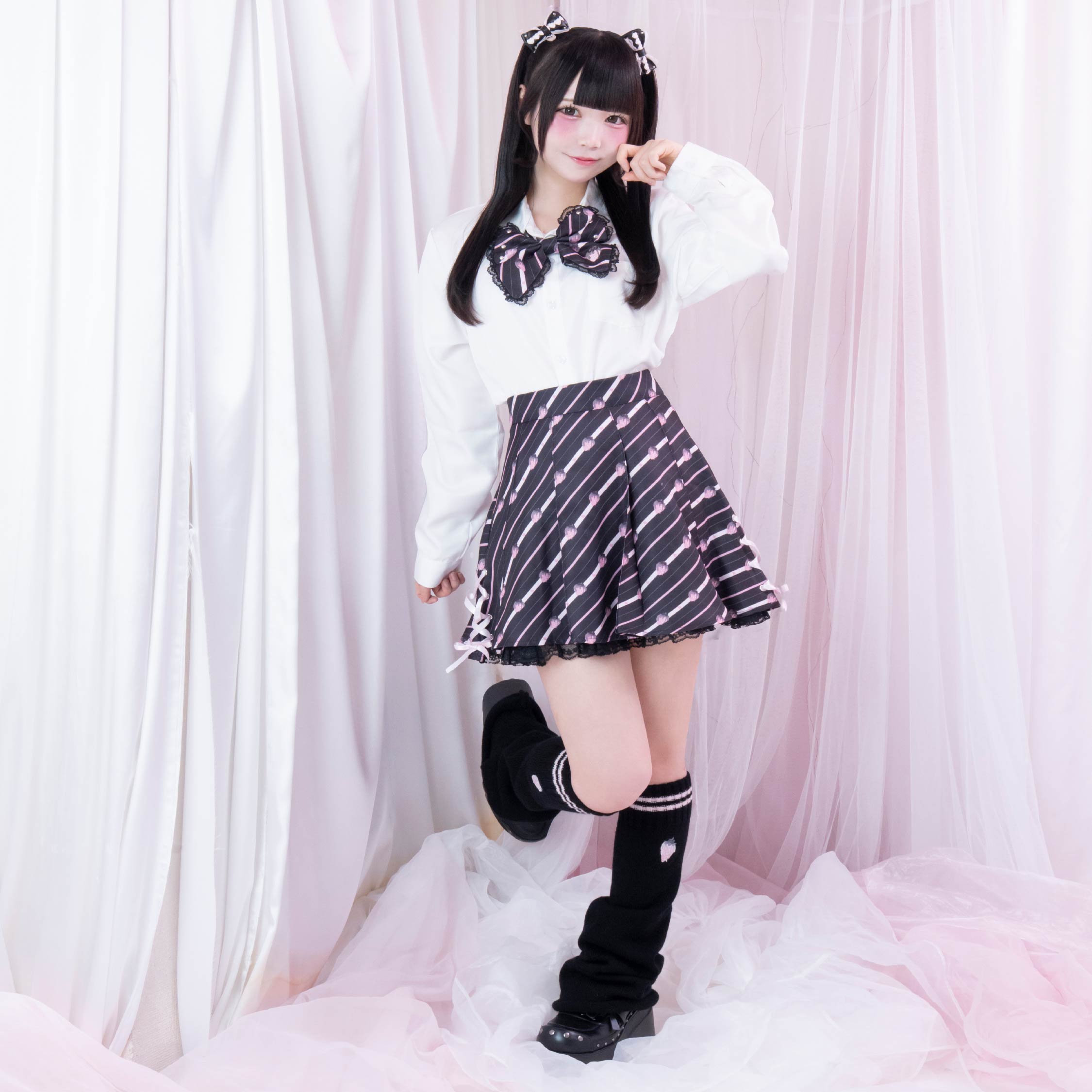《ビビちゃん×mine》いちごプリーツスカート