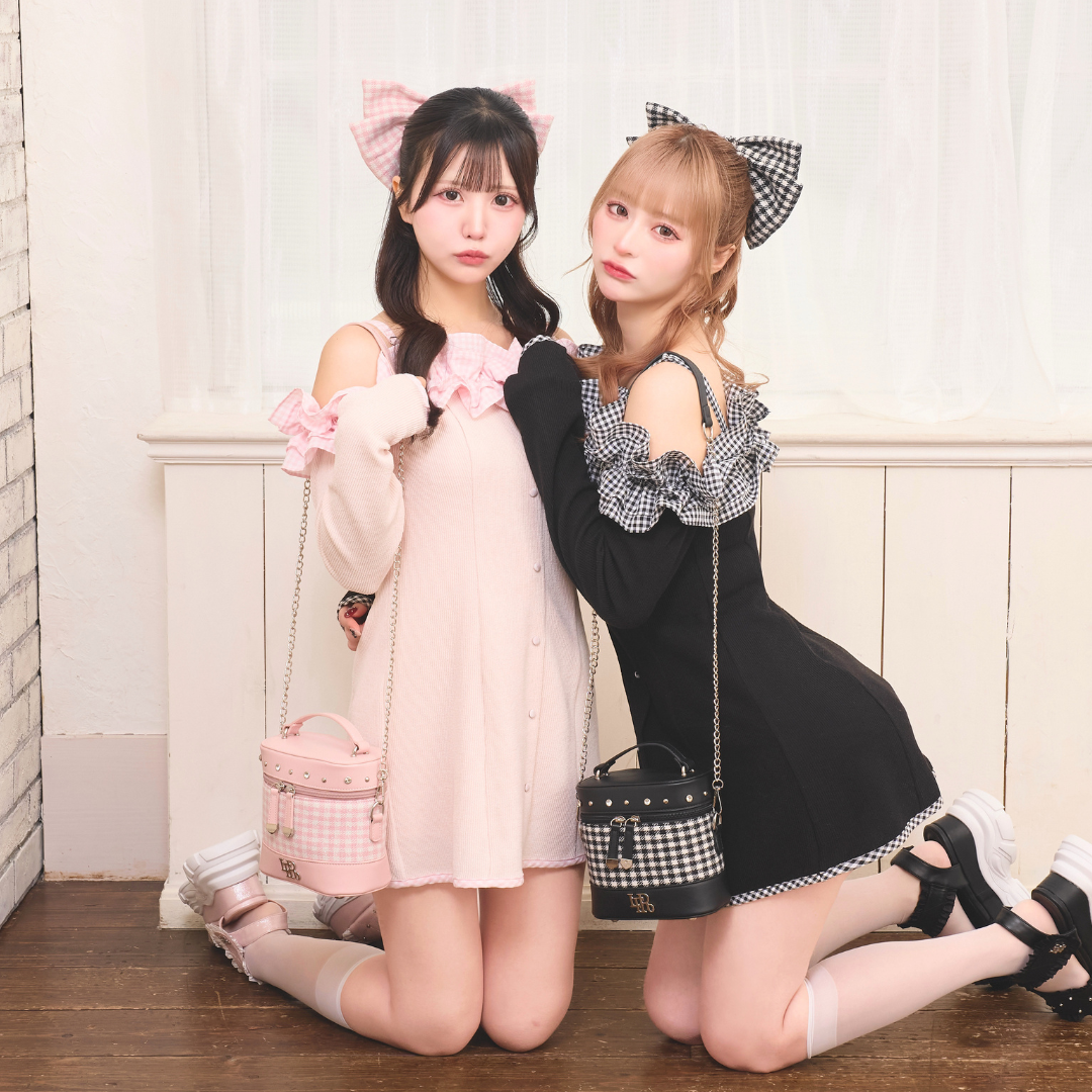 ラファリー LAFARY ギンガム合皮バニティバッグ ブラック LAFARY closet》ギンガム合皮バニティバッグ- LAFARY ONLINE