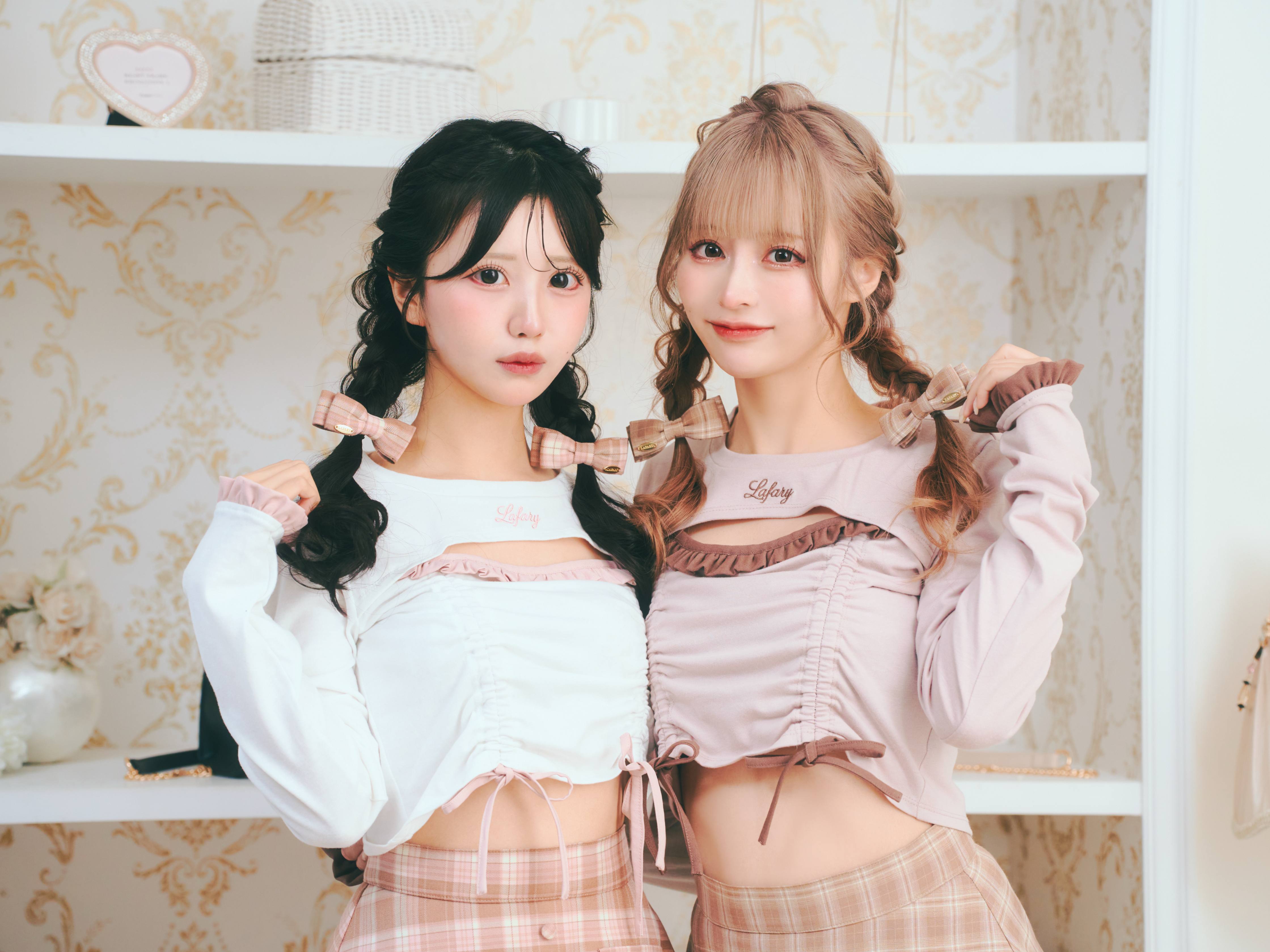 《LAFARY》ドロストリボントップス