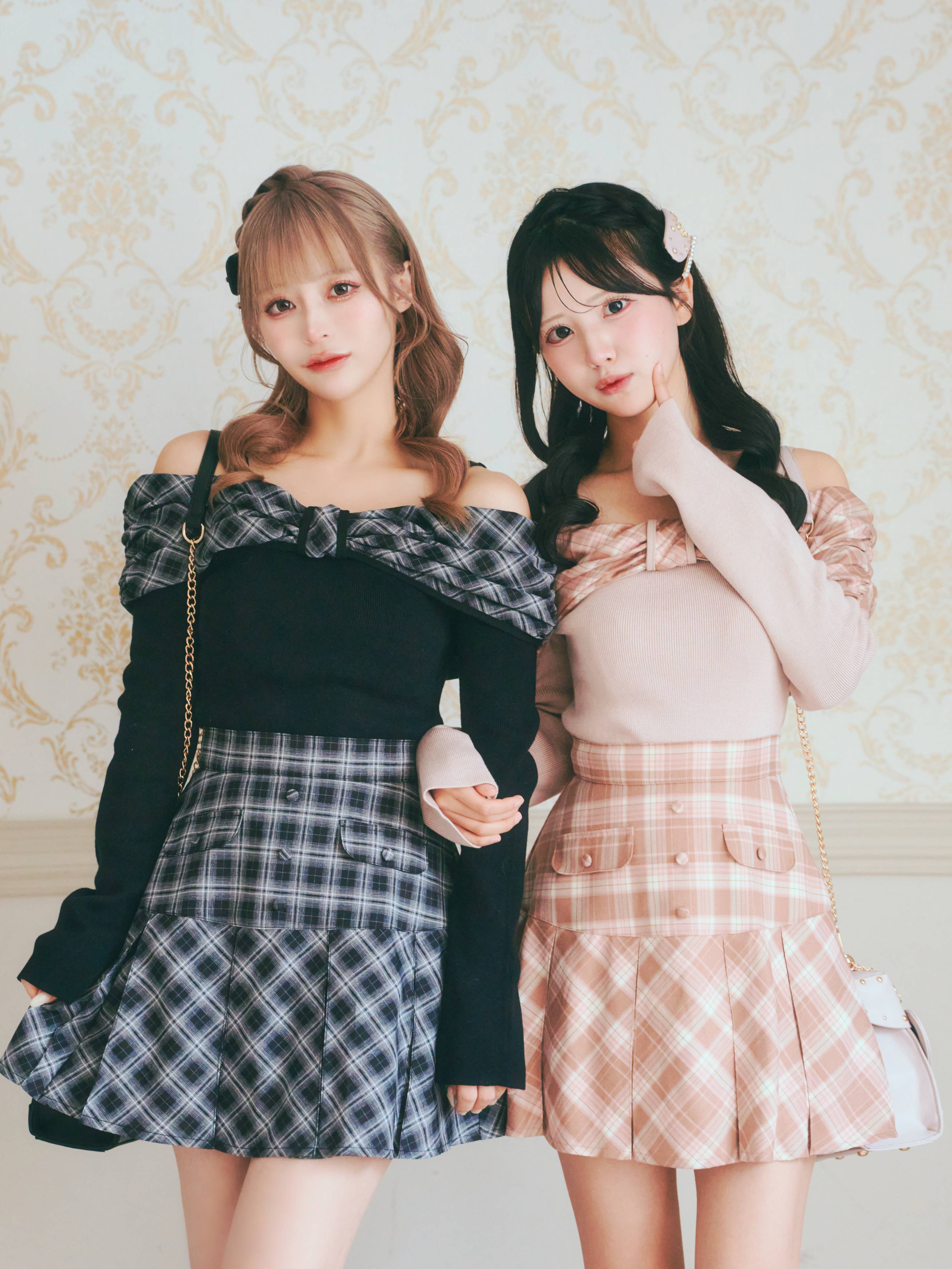 《LAFARY》オフショルチェックニットトップス