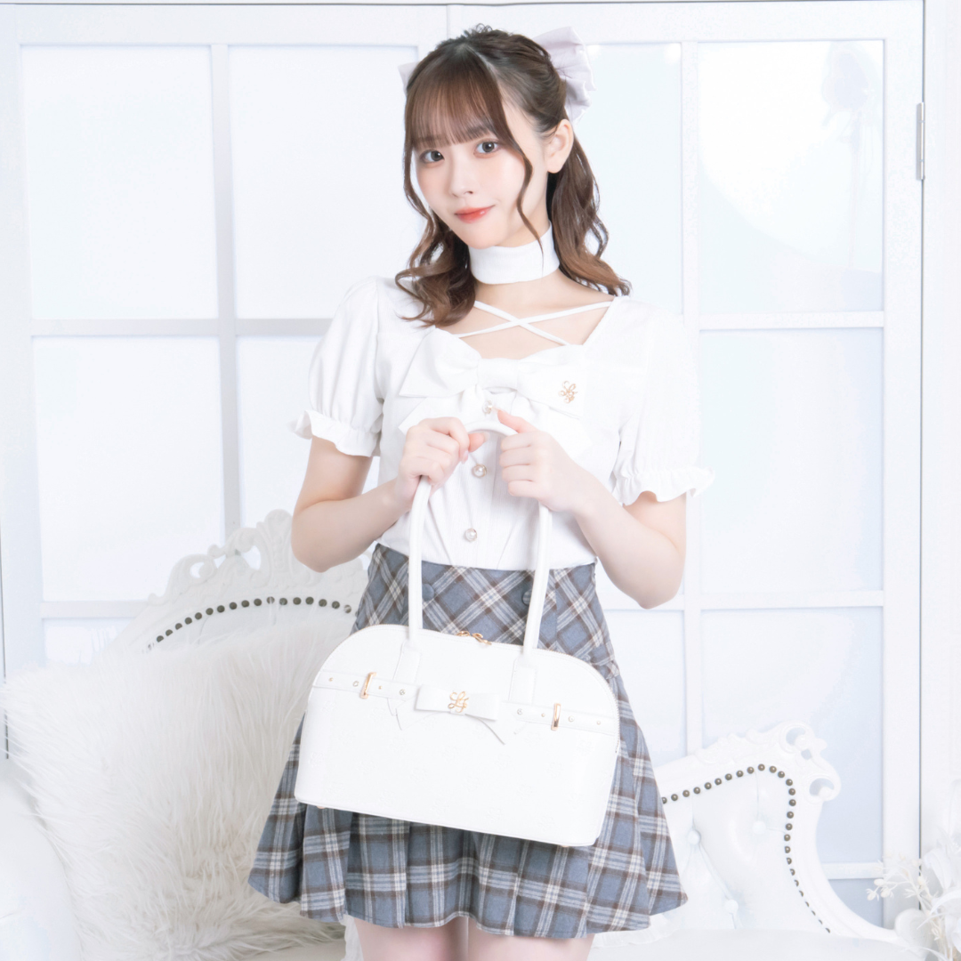 《LAFARY closet》ロゴエンボスボストンバッグ