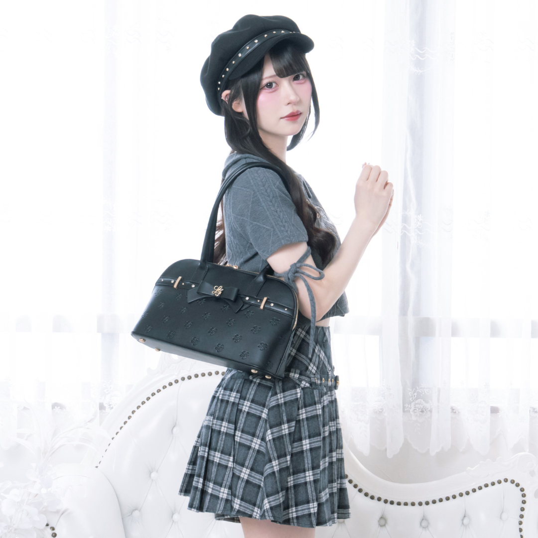 《LAFARY closet》ロゴエンボスボストンバッグ