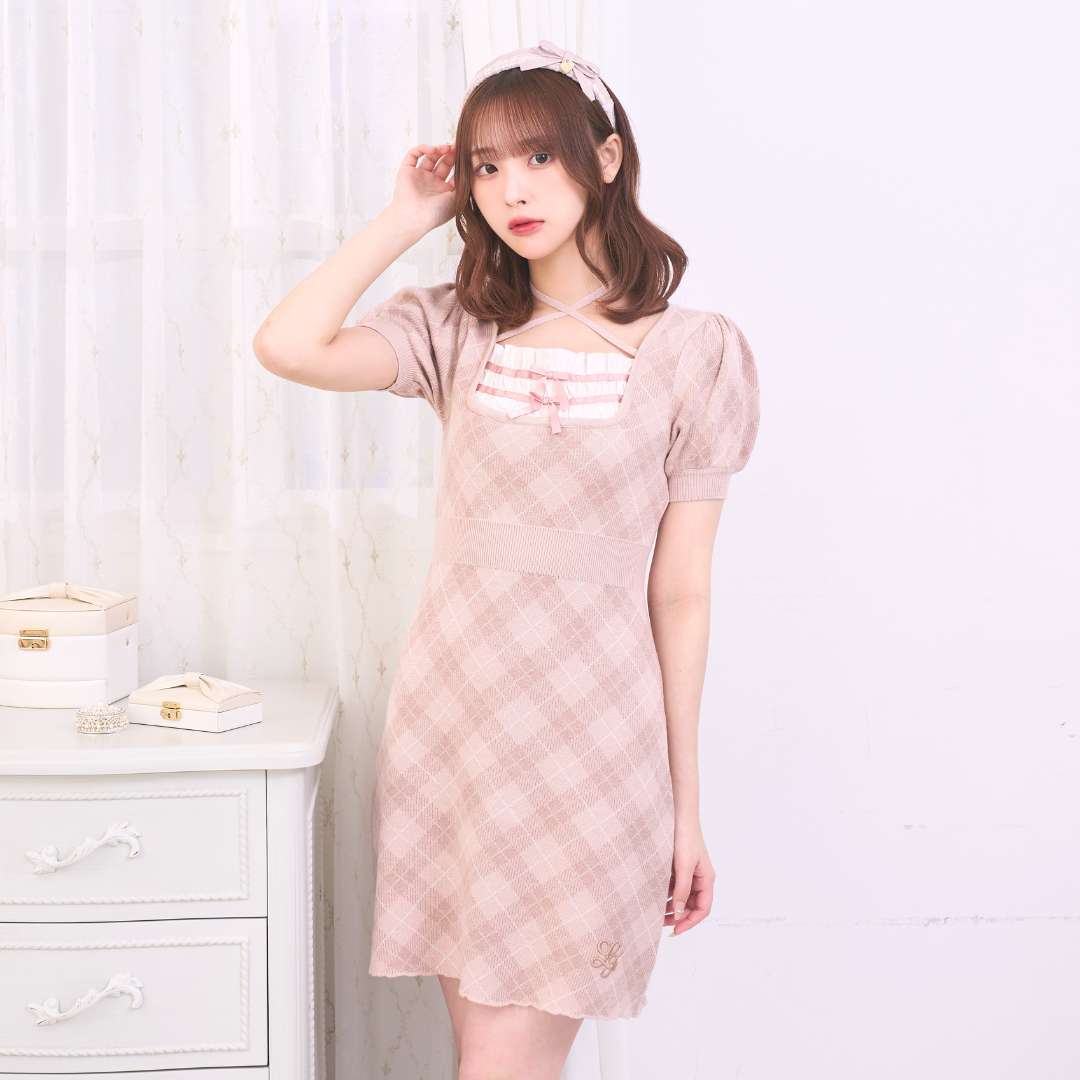 ピンクベージュ:161cm
