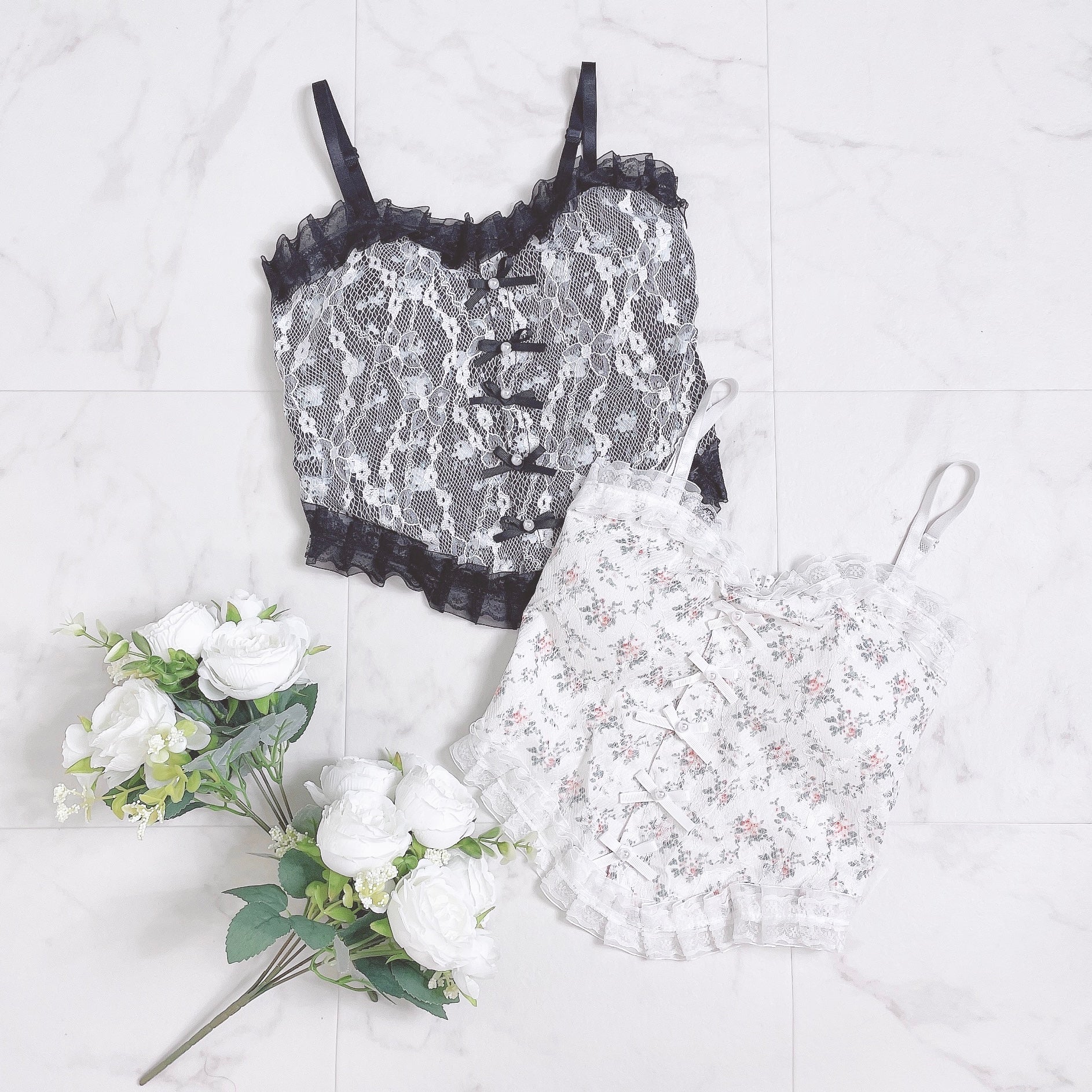 《LAFARY》パッド付き花柄キャミソール