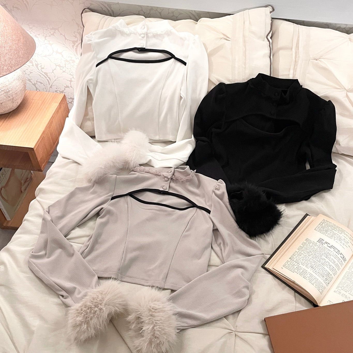 《LAFARY》デコルテ開きハイネックトップス