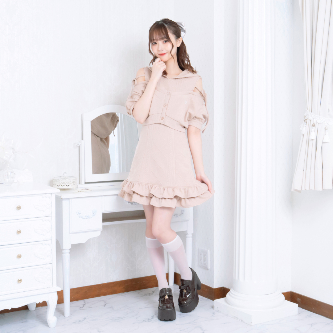 ベージュ:161cm