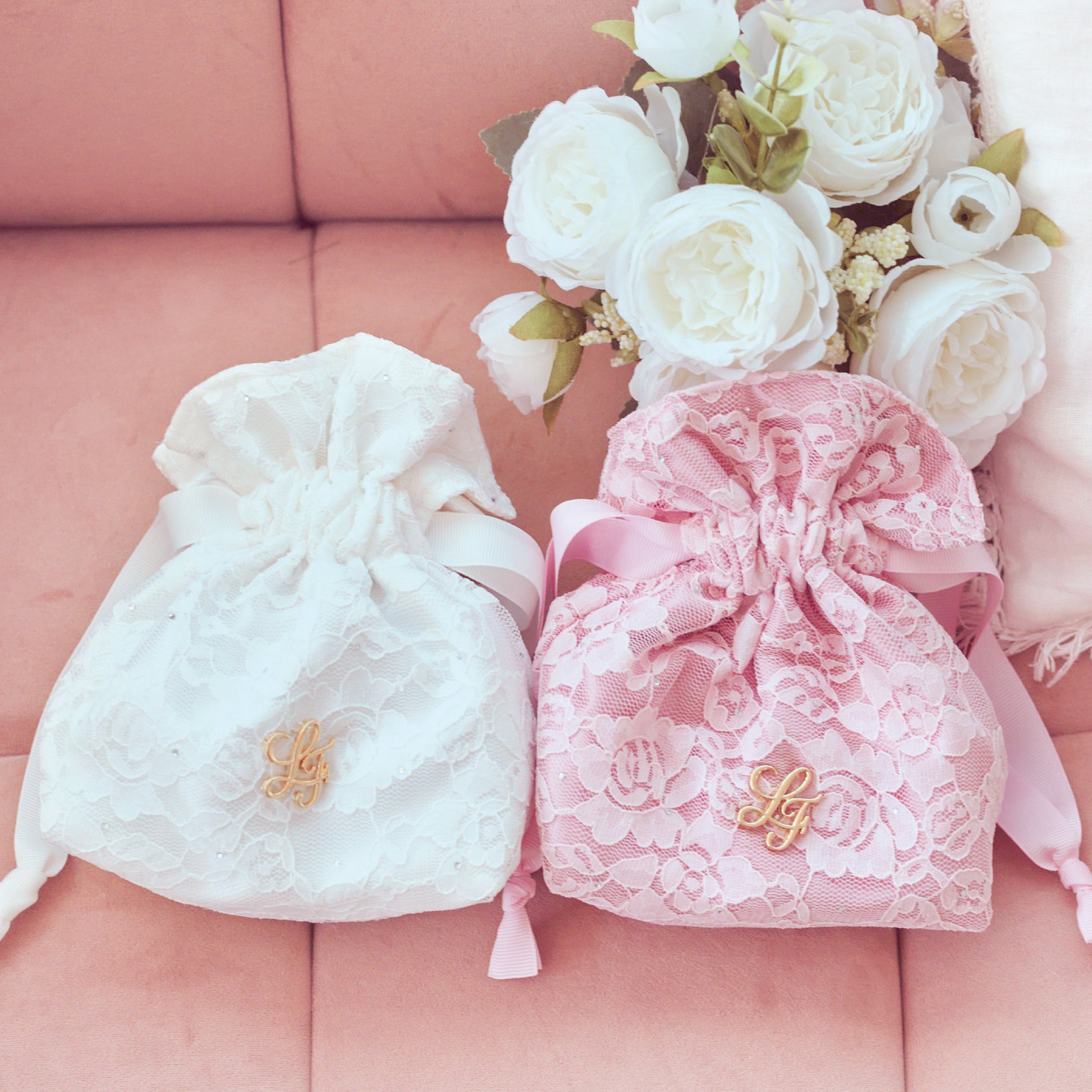 《LAFARY》ストーンレース巾着ポーチ