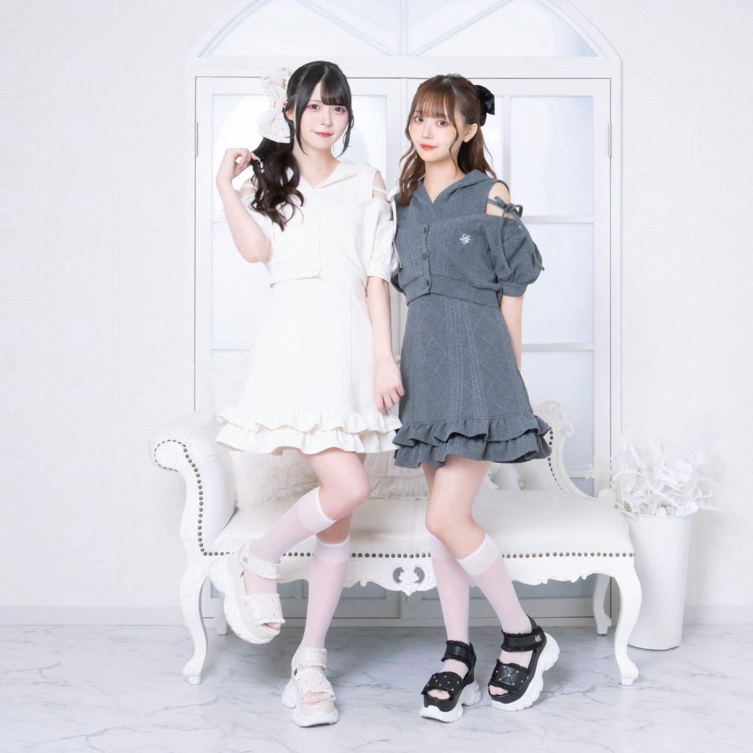 《LAFARY closet》エンブレムロゴパーカーワンピ
