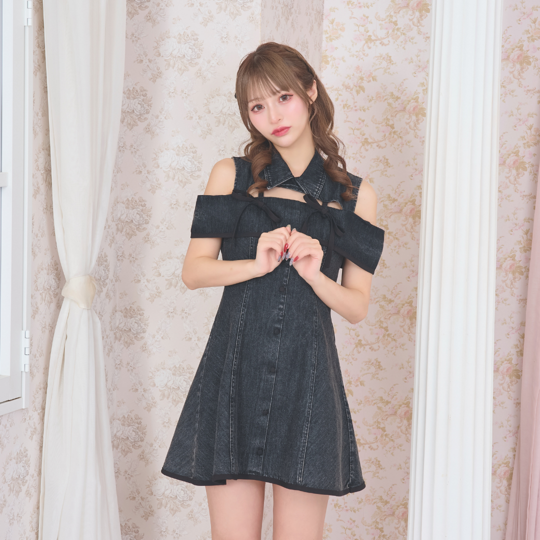 《LAFARY closet》デコルテ開きフレアワンピース