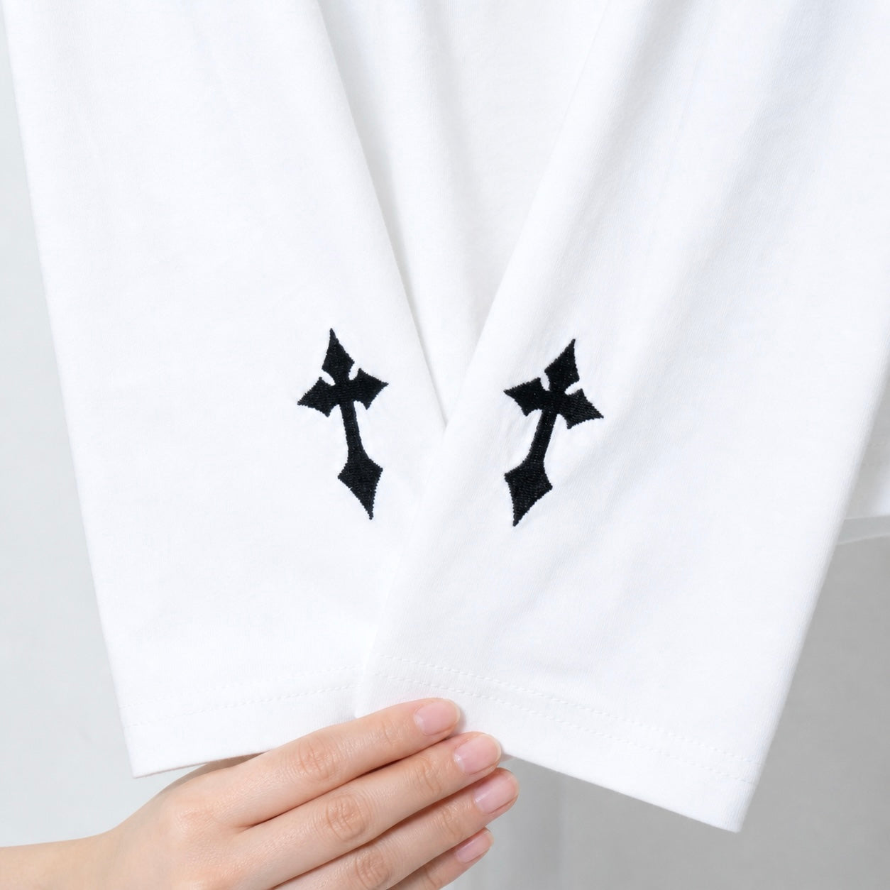 《mine》ムーンクロスTシャツ