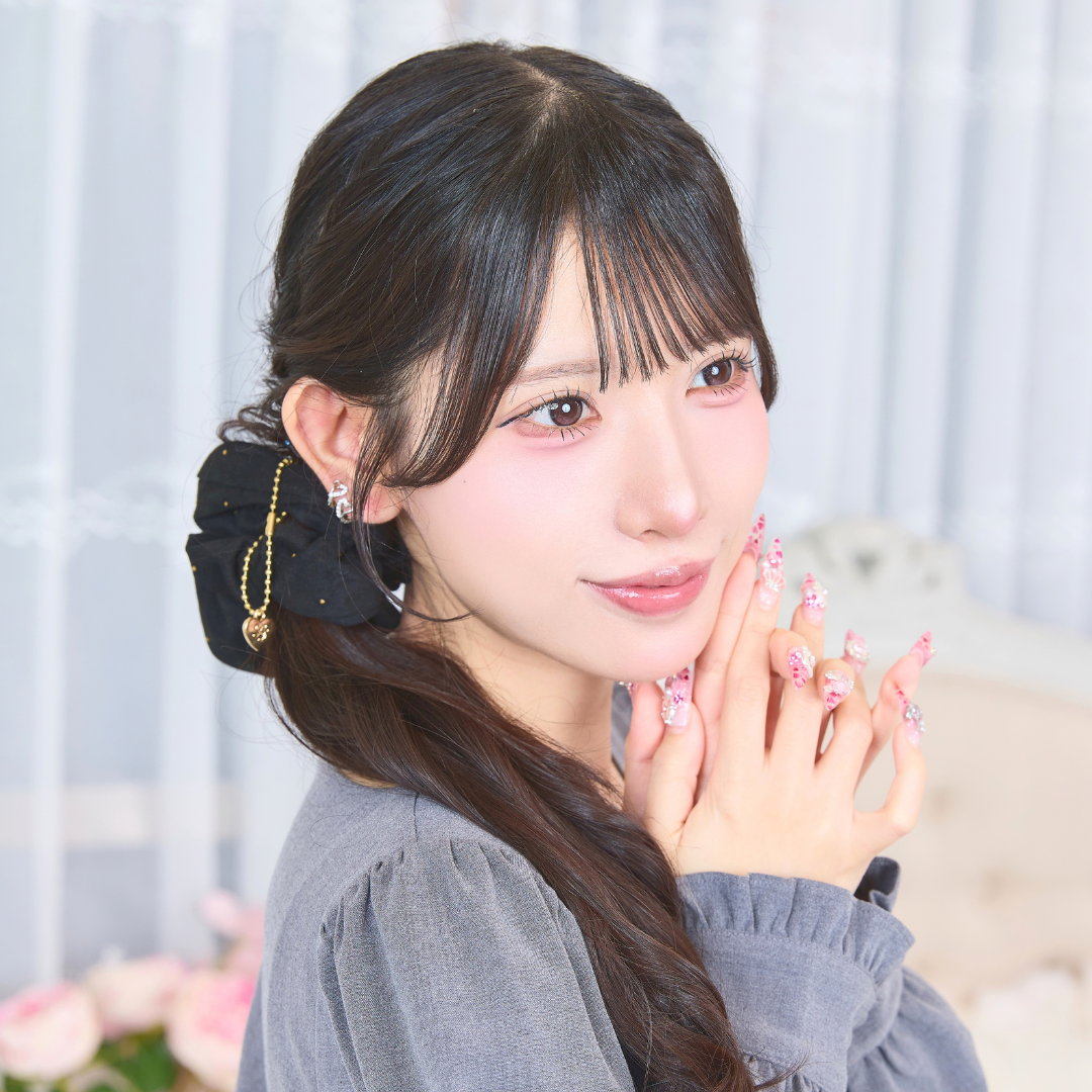 《LAFARY》ゴールドスタッズシュシュ