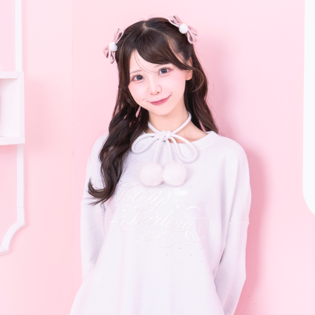 《LAFARY closet》ポンポンロゴプルオーバー
