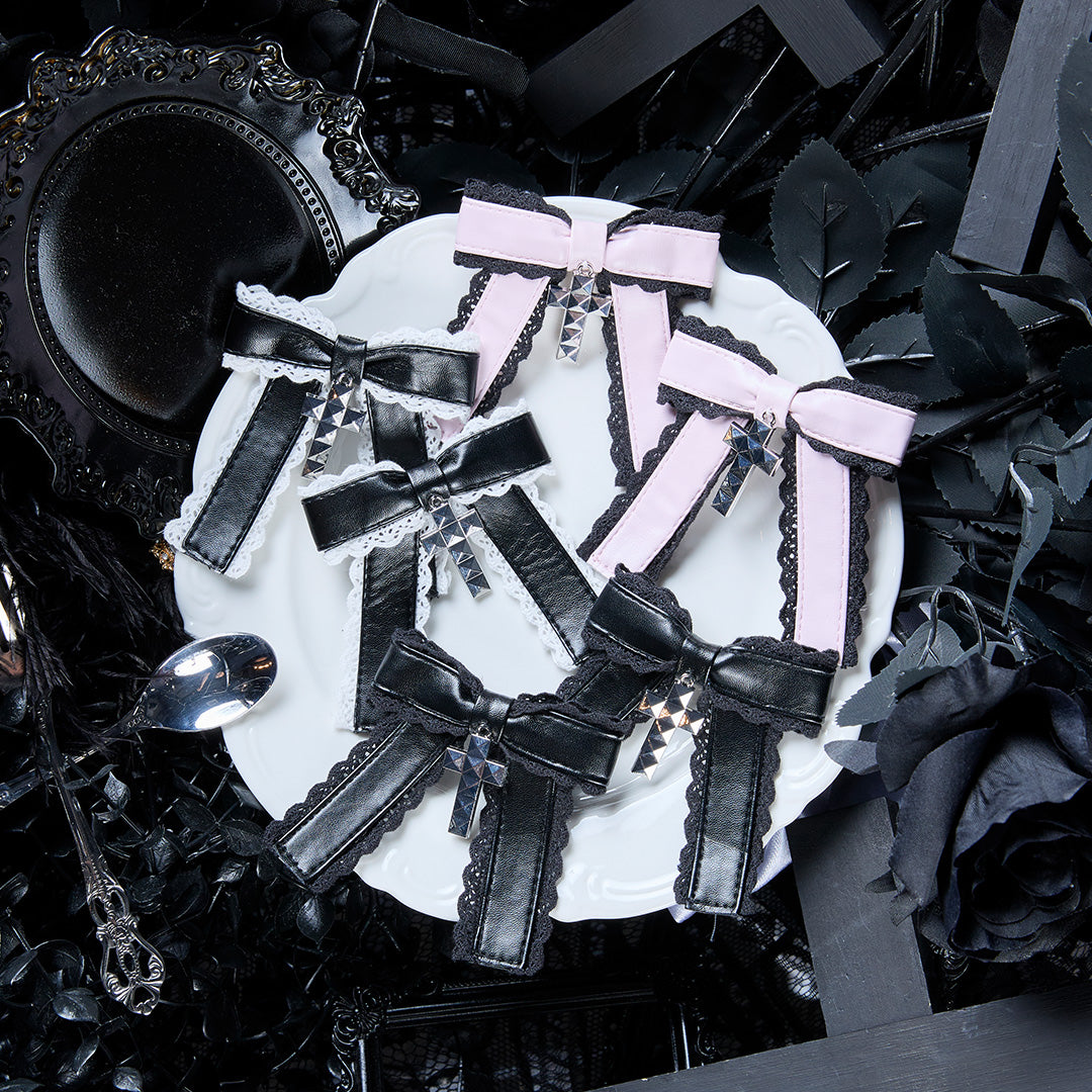 《mine》スタッズクロススリムレザーリボン