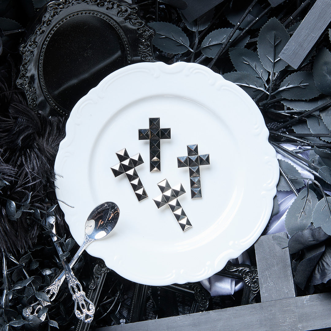 《mine》スタッズクロスシルバークリップ