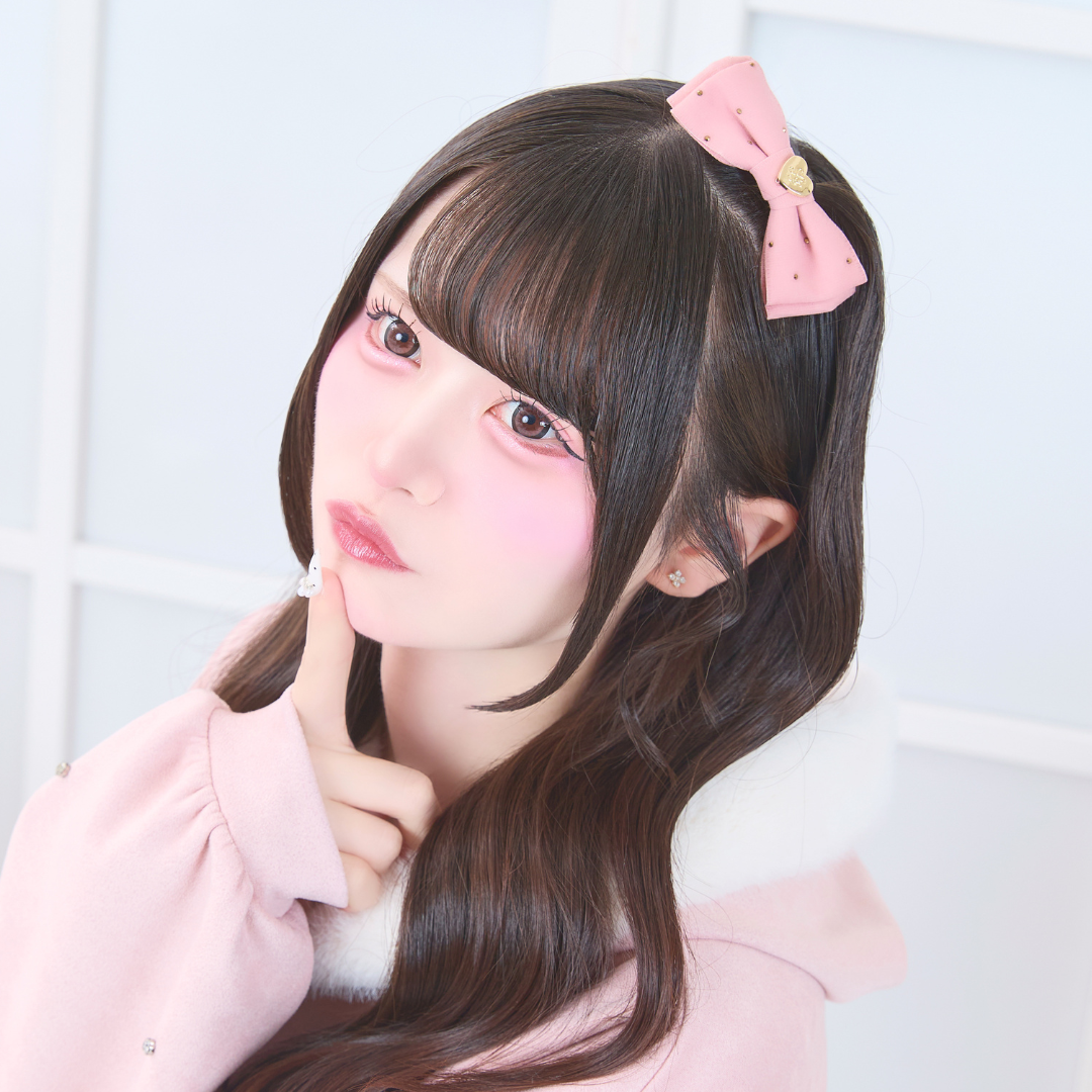 《LAFARY》ゴールドスタッズミニリボン
