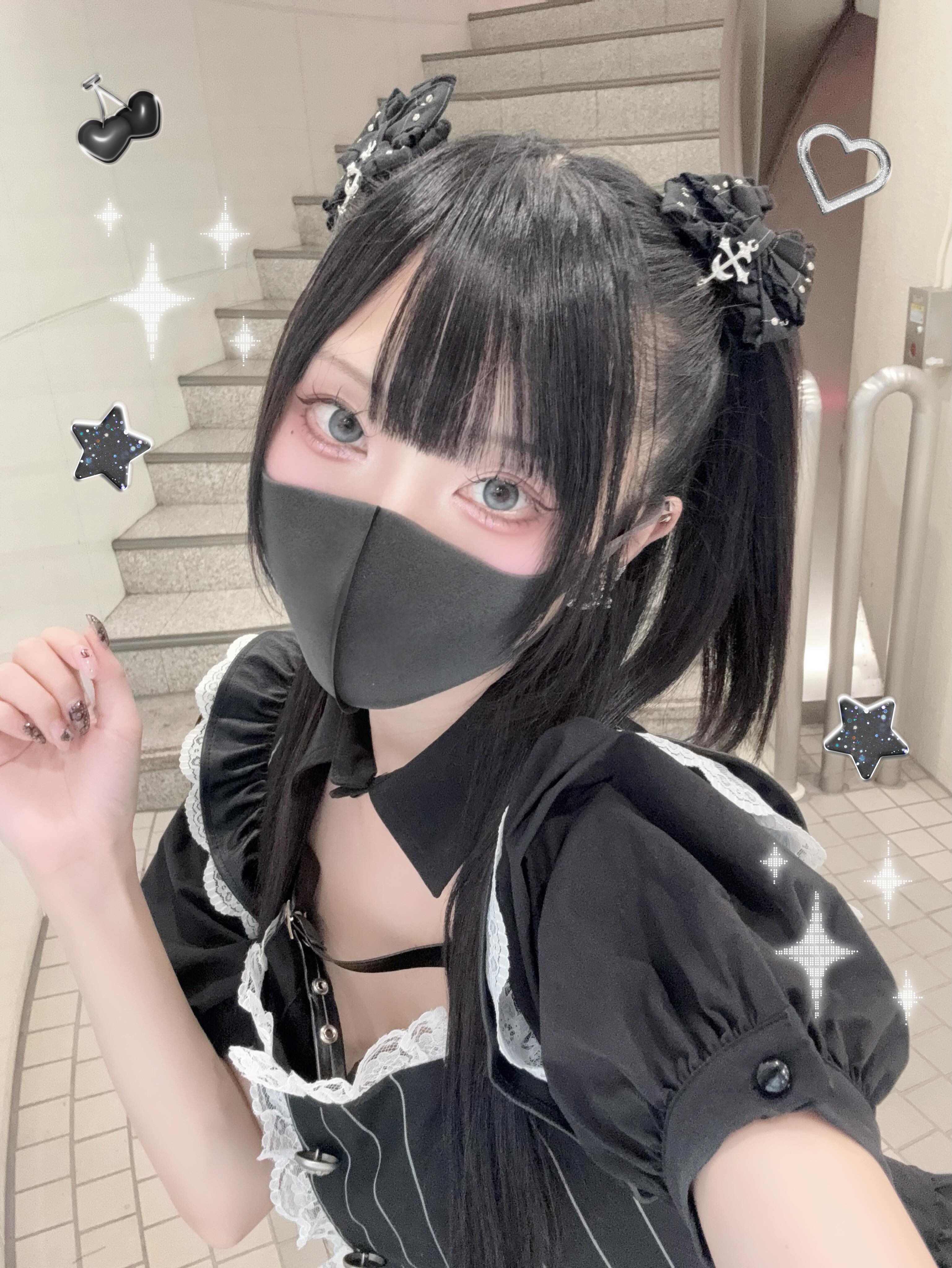 《mine》ムーンクロスフリルリボン