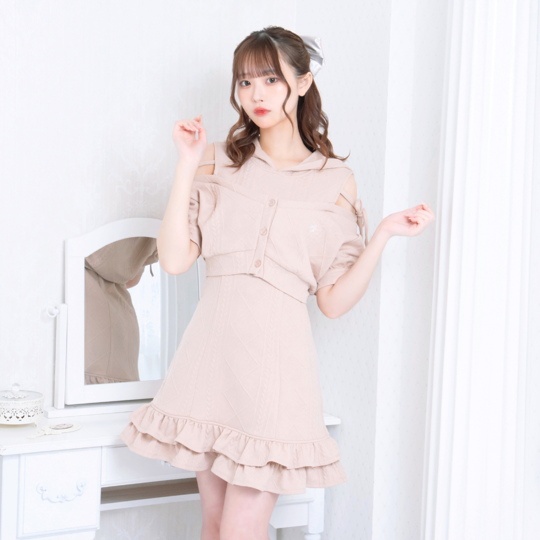 ベージュ:161cm