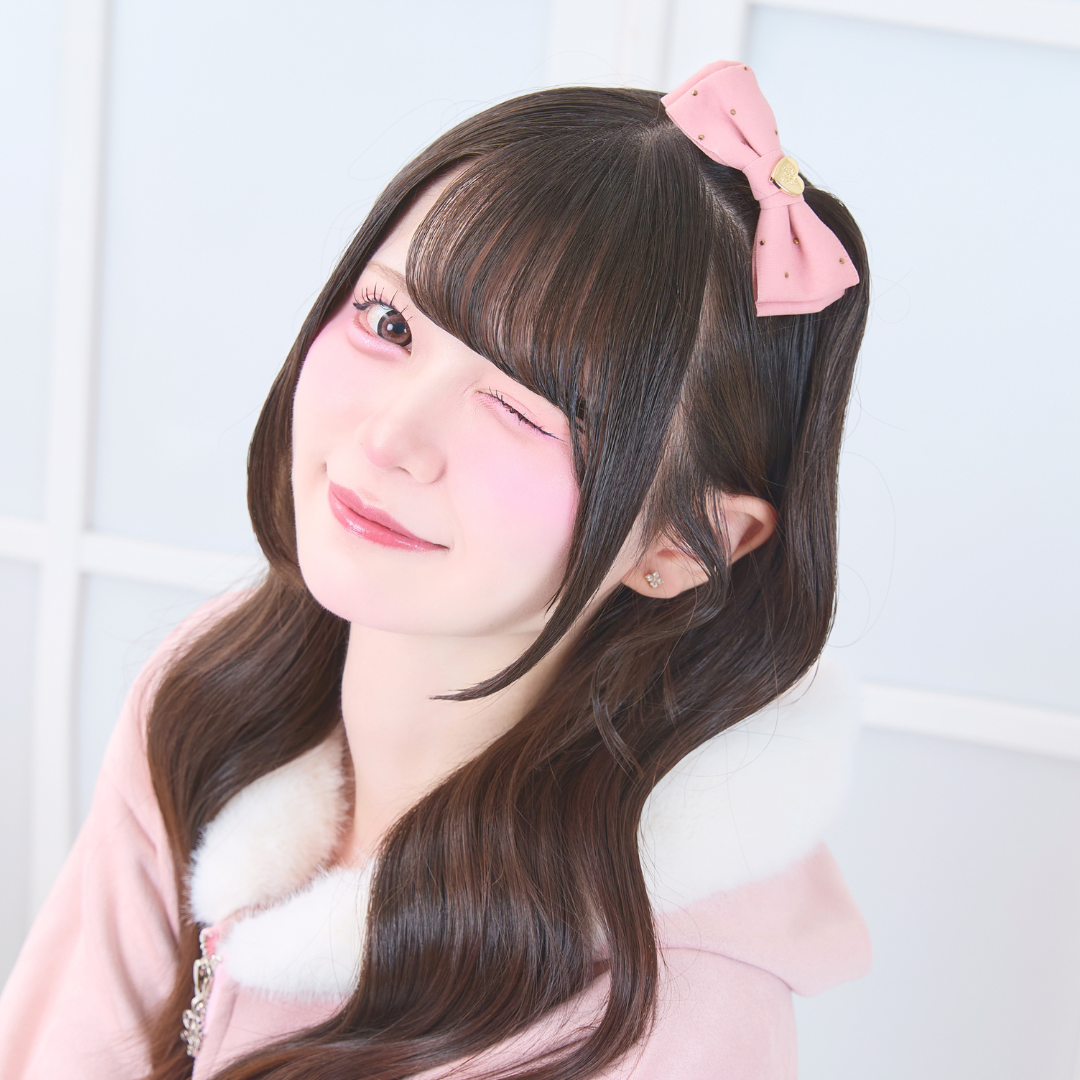 《LAFARY》ゴールドスタッズミニリボン