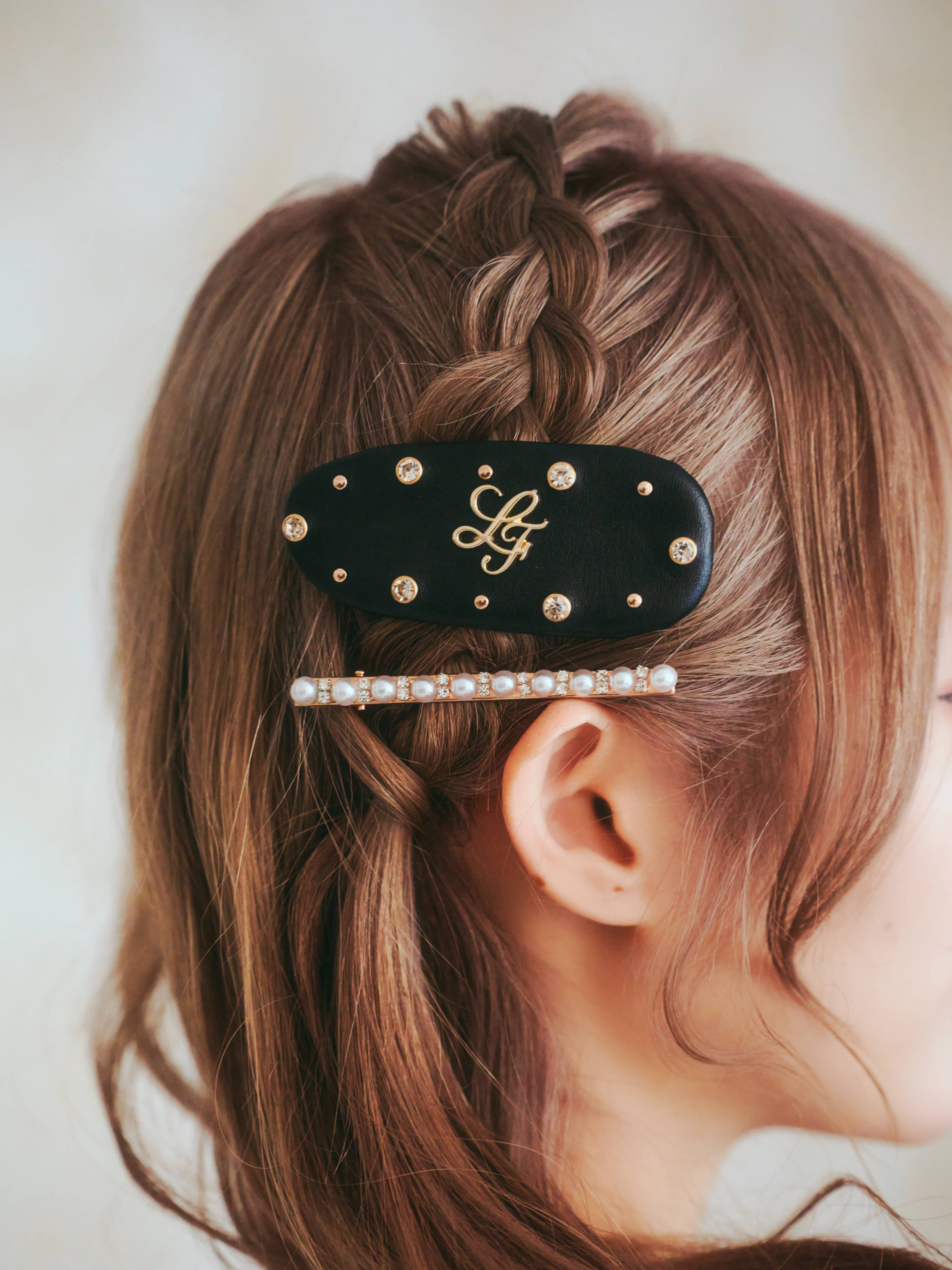 《LAFARY》合皮ロゴヘアピン