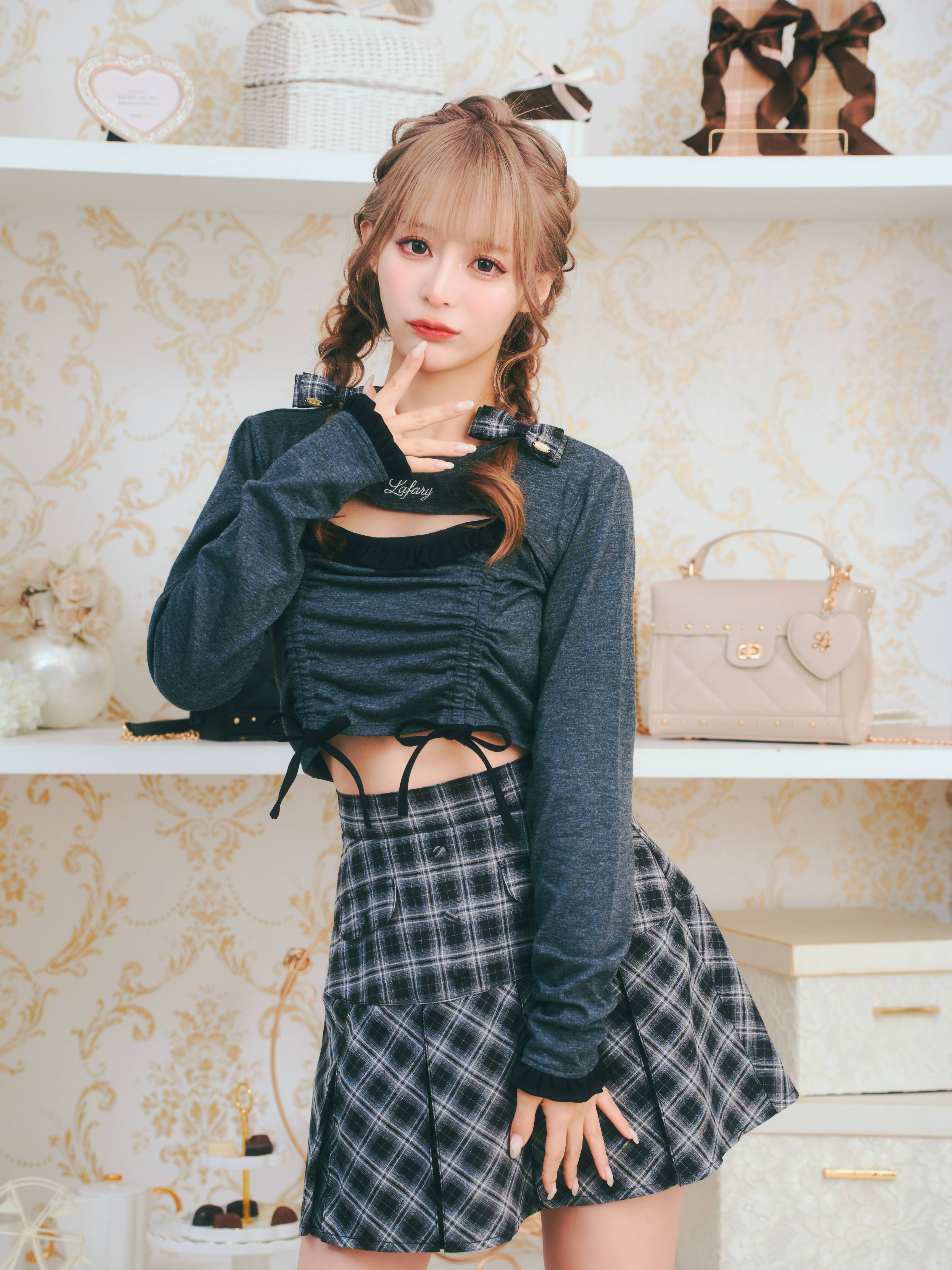 《LAFARY》ドロストリボントップス