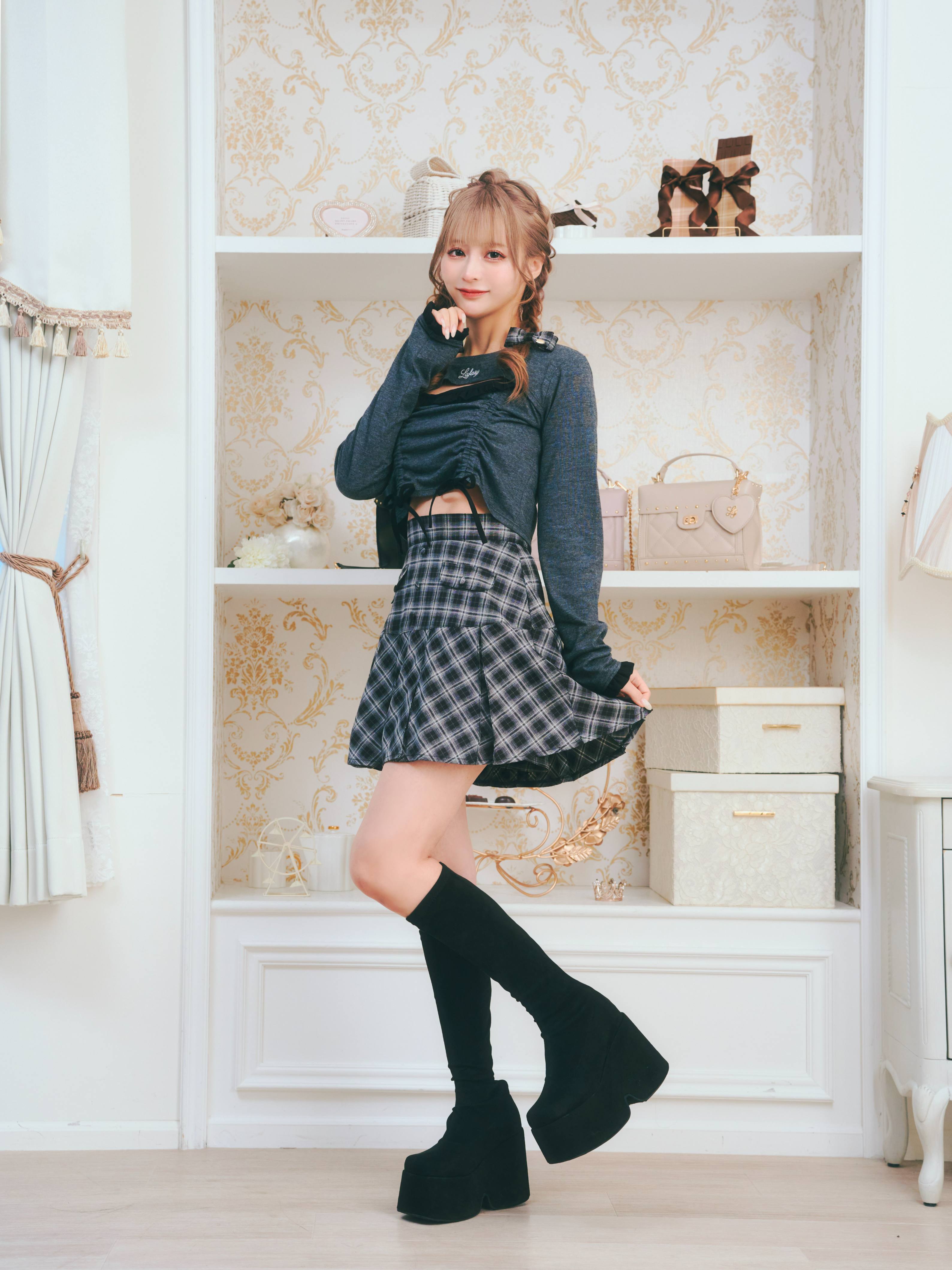 《LAFARY》ドロストリボントップス