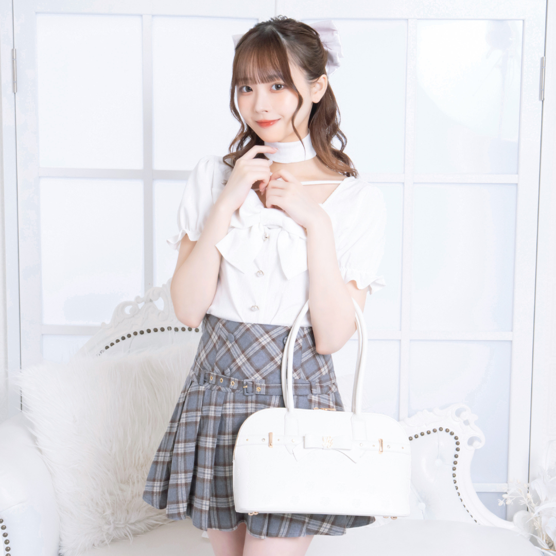 《LAFARY closet》ロゴエンボスボストンバッグ