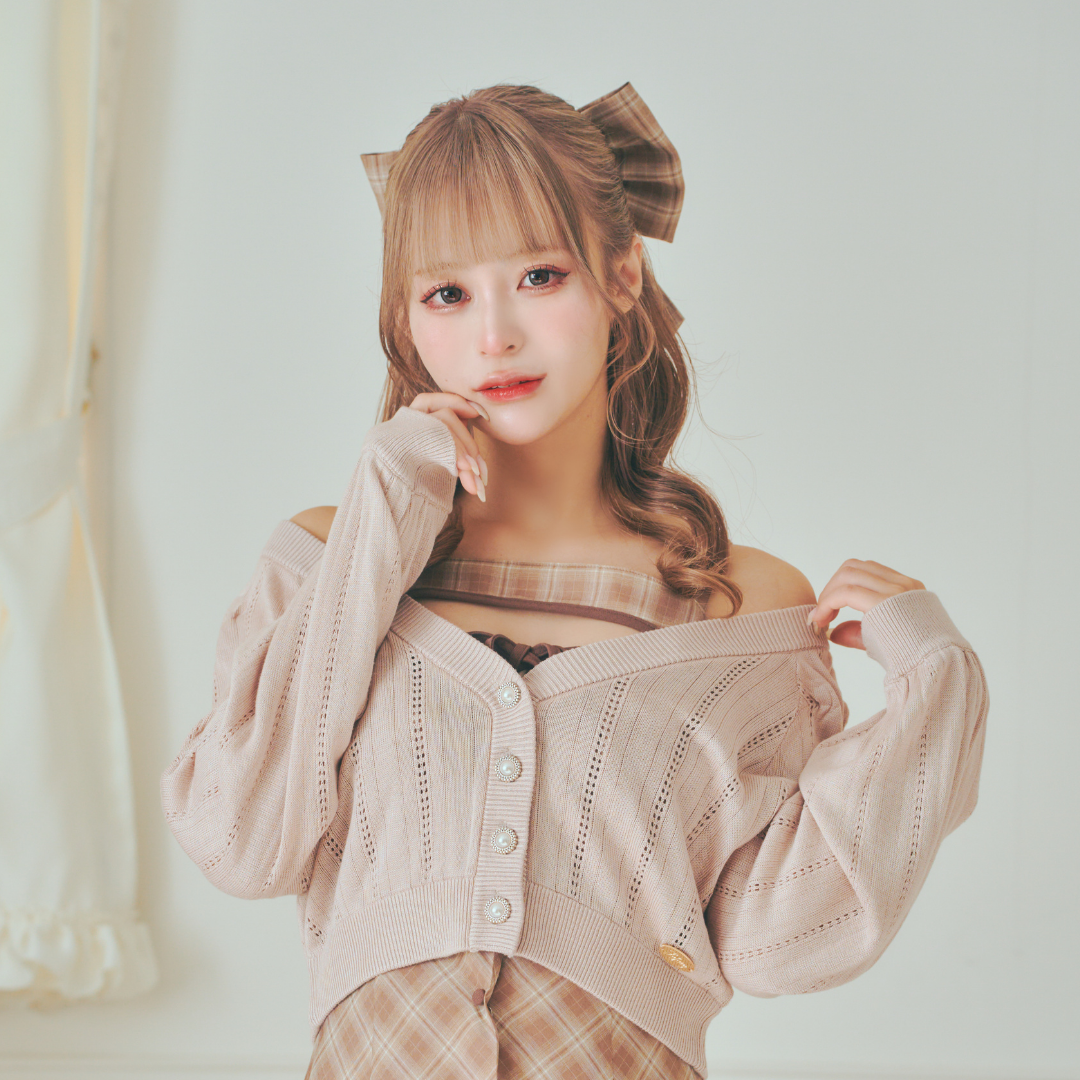 《LAFARY》ロゴプレート付きカーディガン