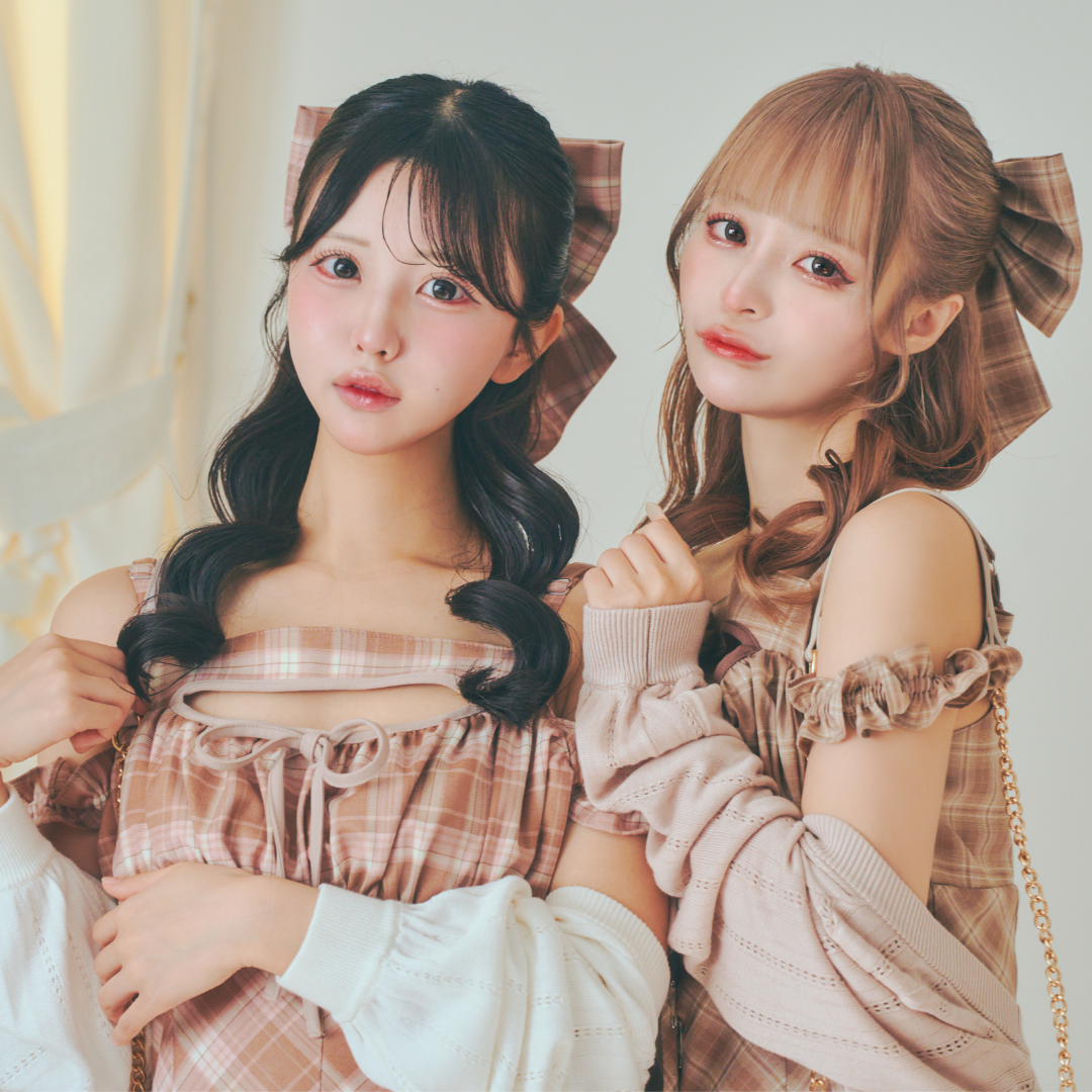 《LAFARY》ロゴプレート付きカーディガン